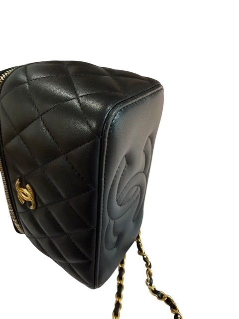 CHANEL Black Quilted Lambskin Vanity Case Crossbody Top Handle Bag MICROCHIPPED