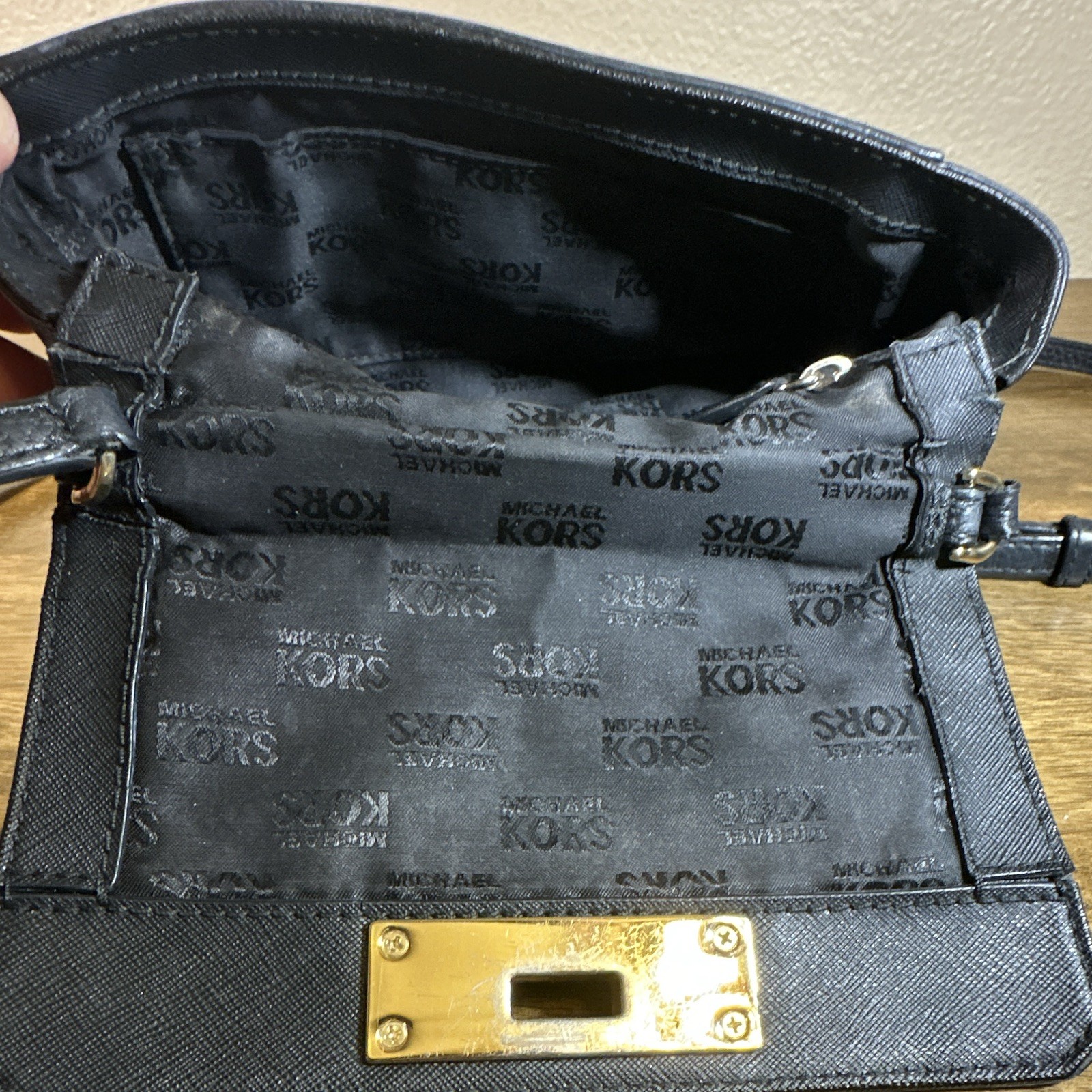 Michael Kors Black Pebbled Crossbody Bag Gold Hardware Turn Lock, Pockets