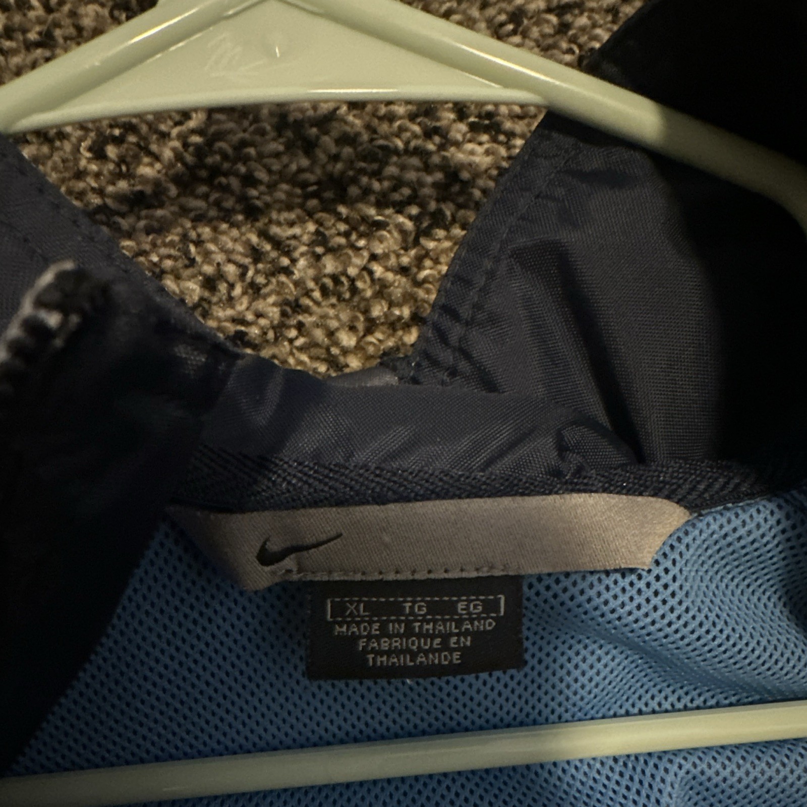 Nike Men’s Hooded Full-Zip Windbreaker Jacket Navy Nylon XL Woven Stand Collar