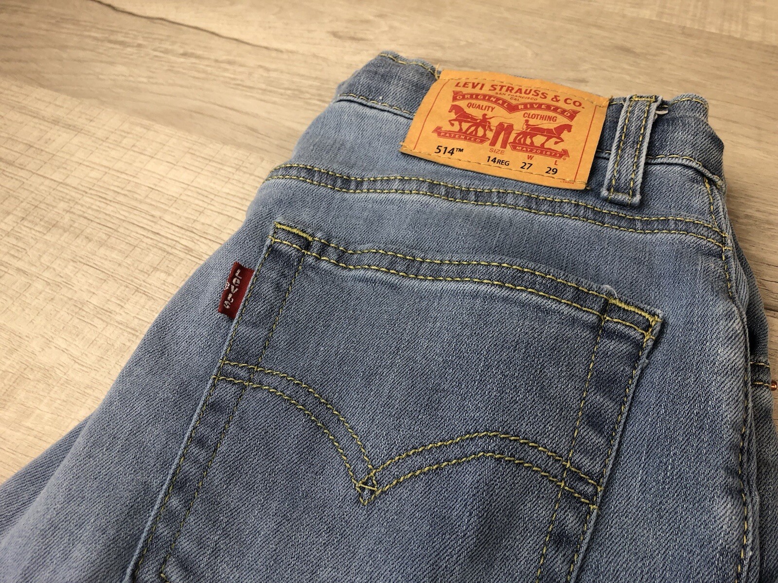 Levi’s 514 Jeans Lite Blue Denim Womens Tag Size 14 Reg W27xL29 (Actual 26.5×28)