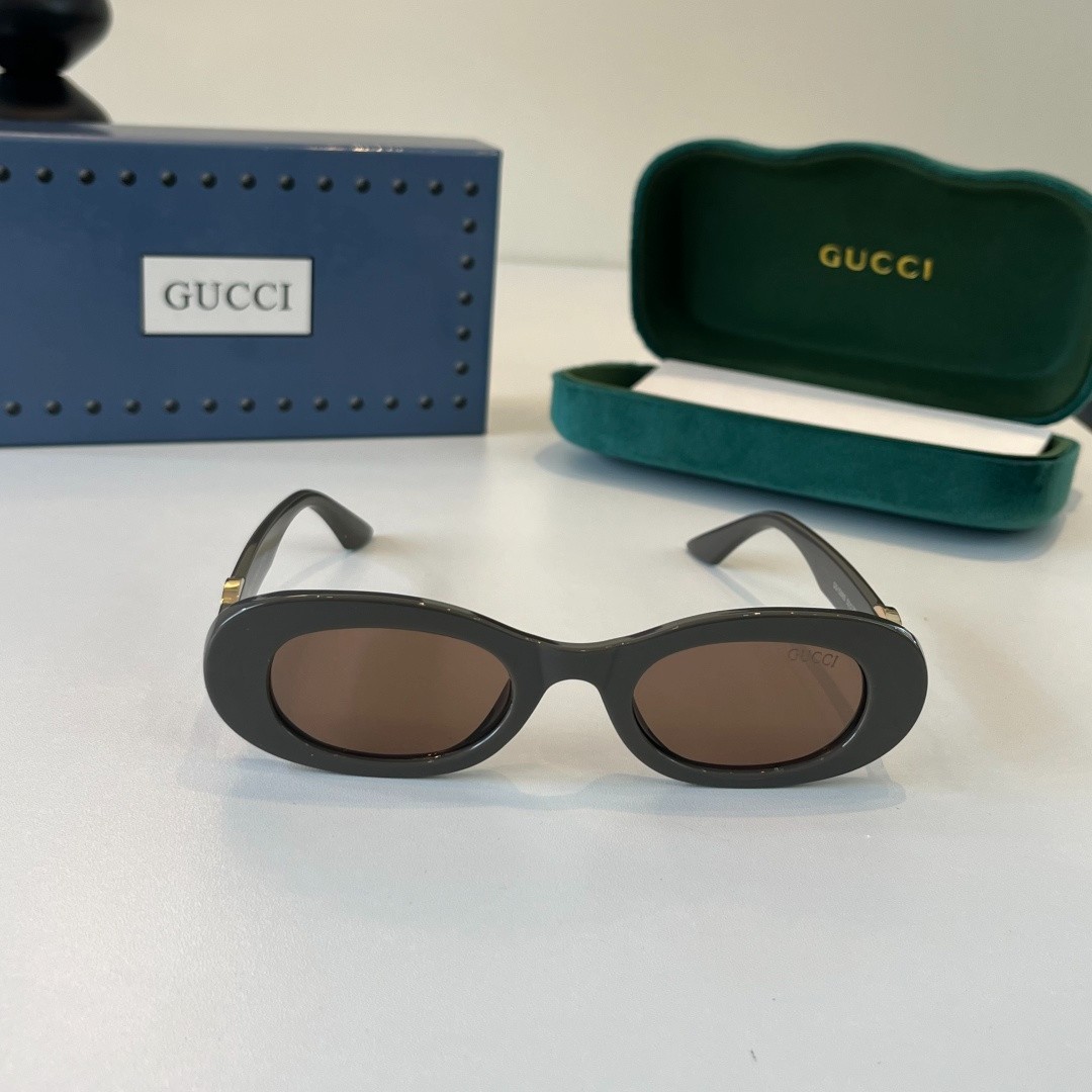 GUCCI GG1588S Sunglasses Glossy Grey/Brown Lens Size 50-22-145mm – NEW