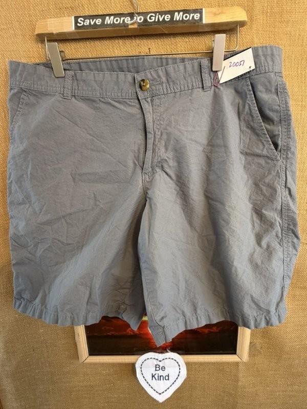 Columbia Men’s 36W 10L shorts relaxed flat zipper button closure pockets lightwe