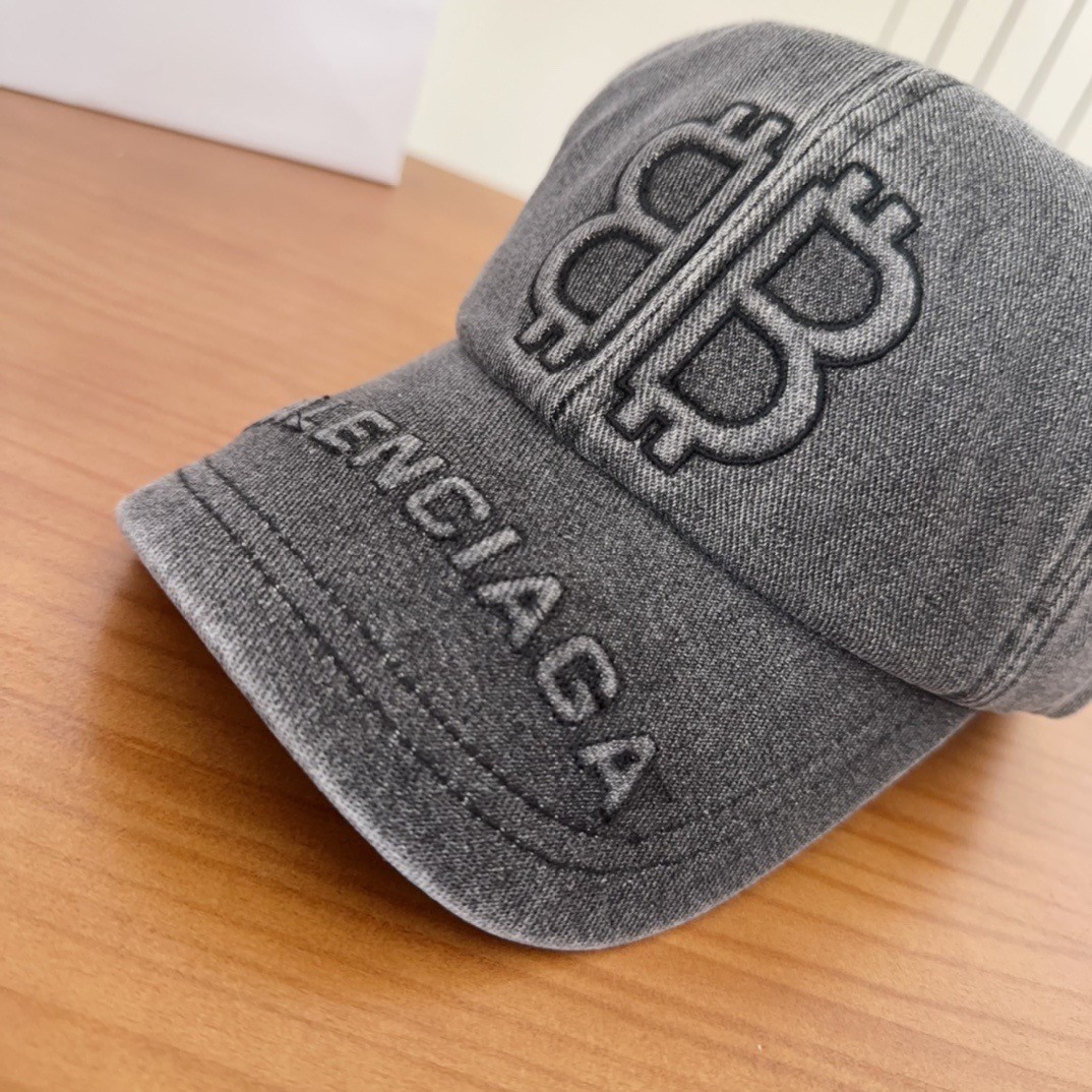 Balenciaga embroidered lettering new baseball cap