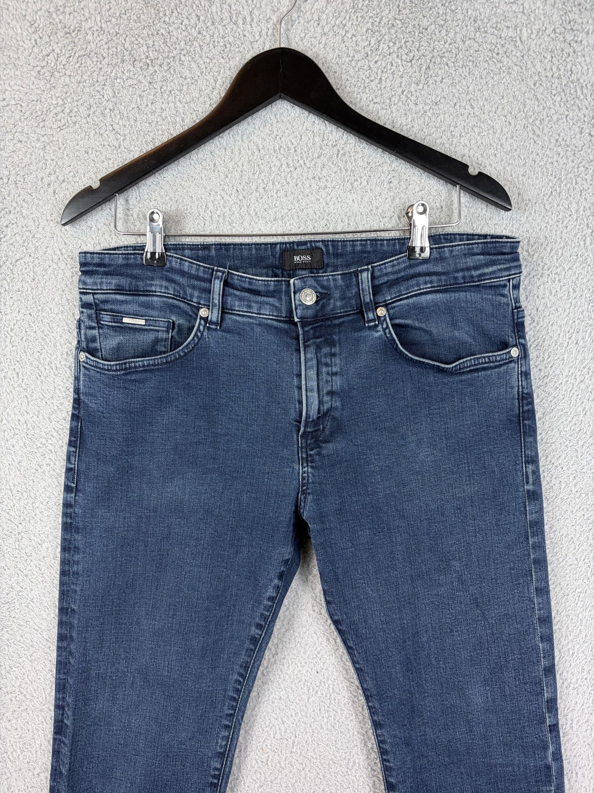 Hugo Boss Jeans Mens 34×30 Blue Medium Wash Slim Tapered Stretch Denim Mens