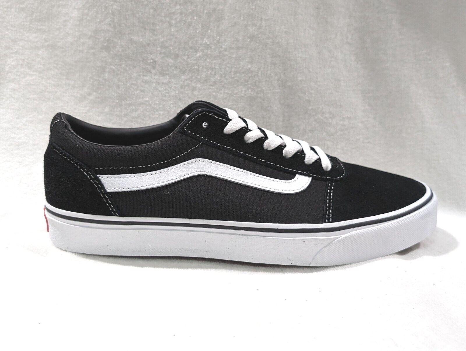 Vans Men’s Ward Black/White Suede/Canvas Mix Skate Shoes – Size 9/10 NWB