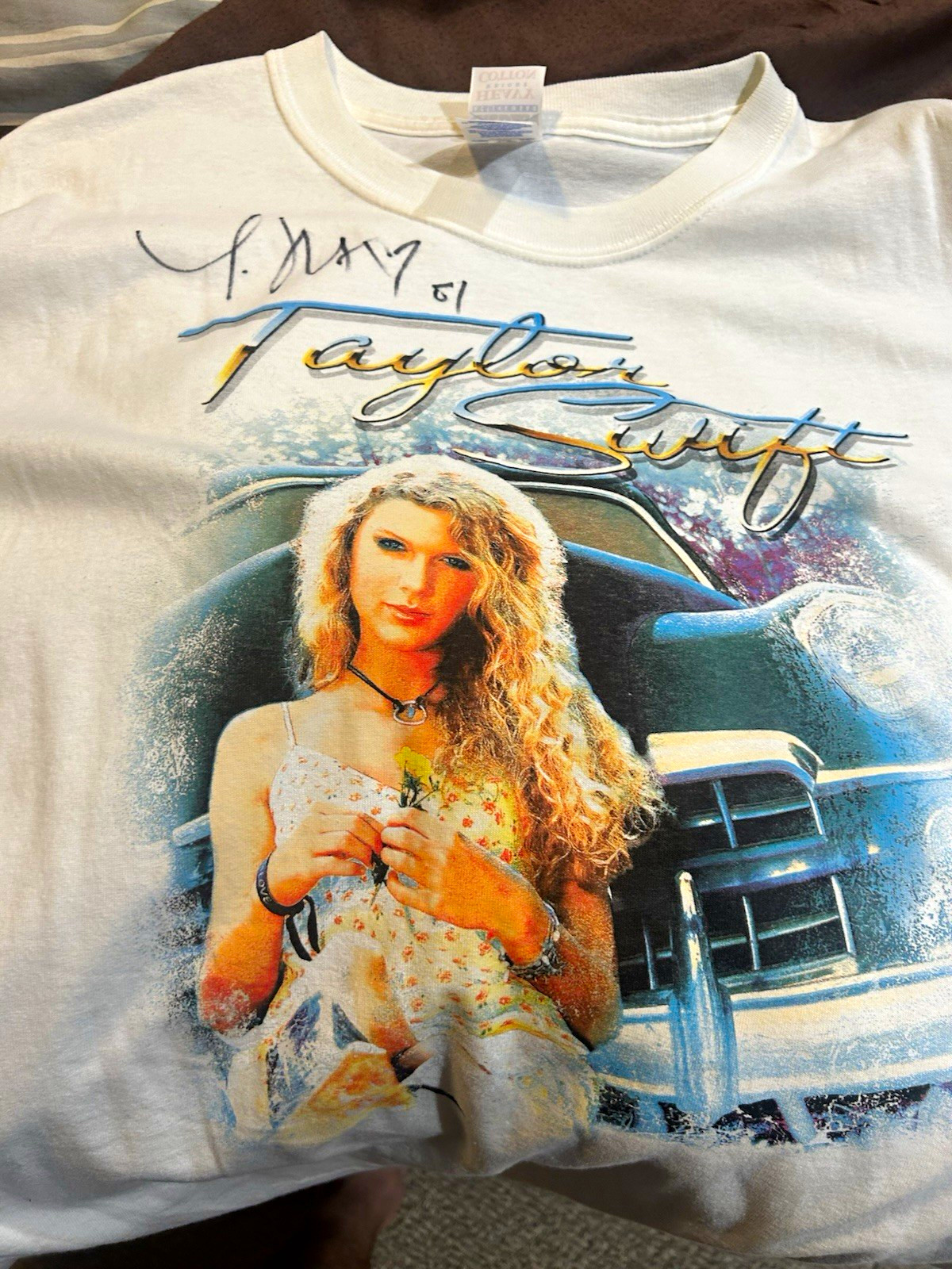 Signed Taylor Swift Graphic T-Shirt 2XL…Was signed at 2007 CMA Fest…Never worn.