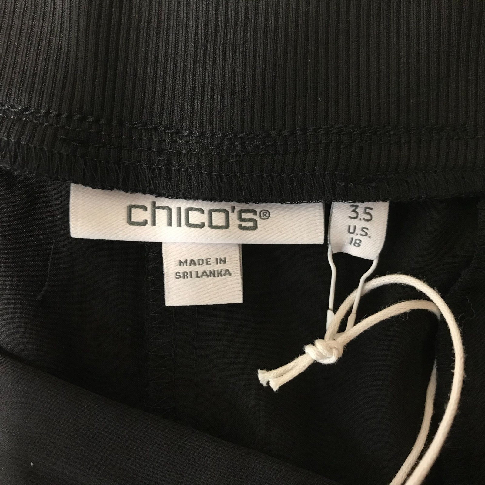 CHICO’S ZENERGY – WOMEN’S 3.5 / 18 – BLACK UPF NEEMA 7 IN BEACH SHORTS