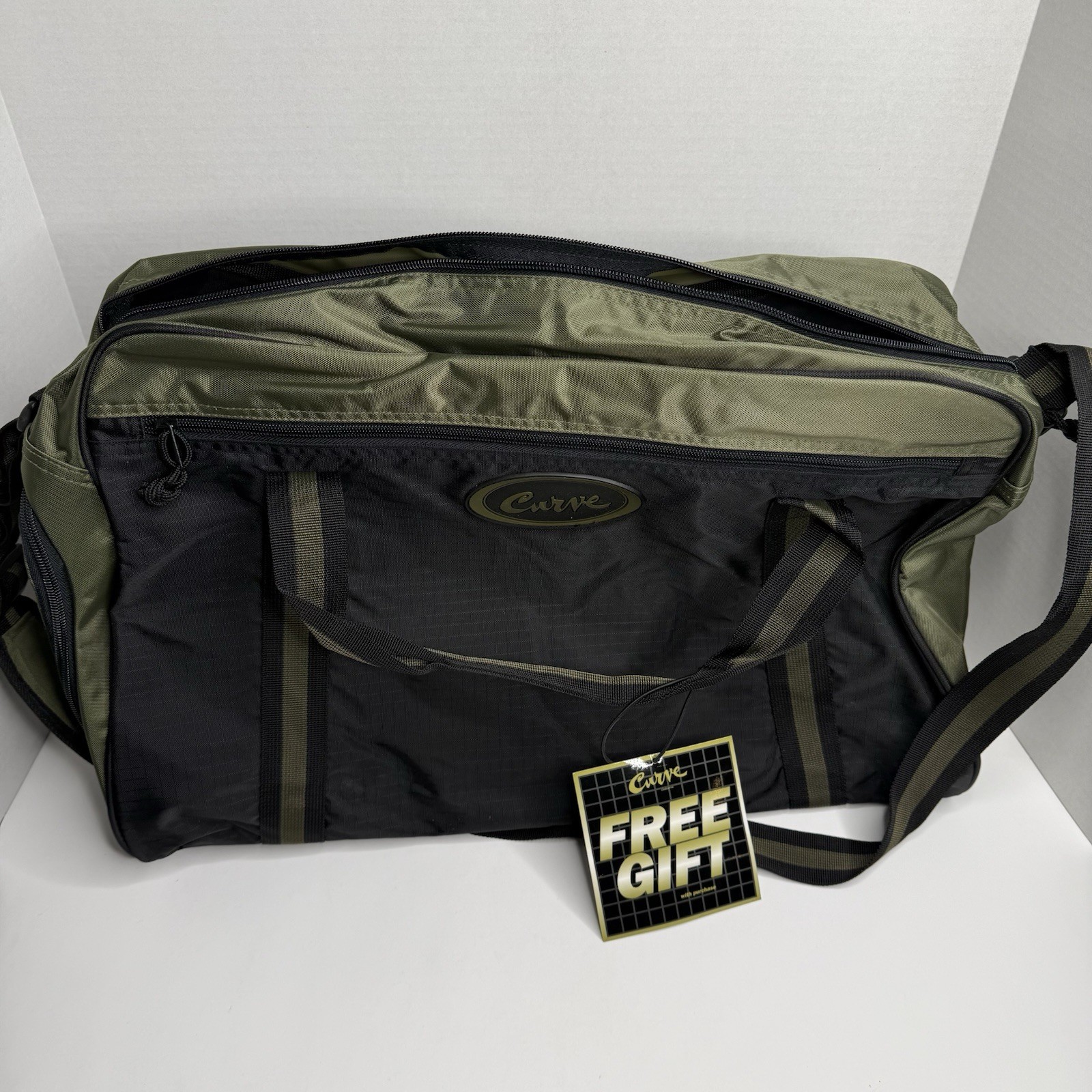 Curve Claiborne Duffel Travel Gym Bag Green Black Mesh Pocket Free Gift