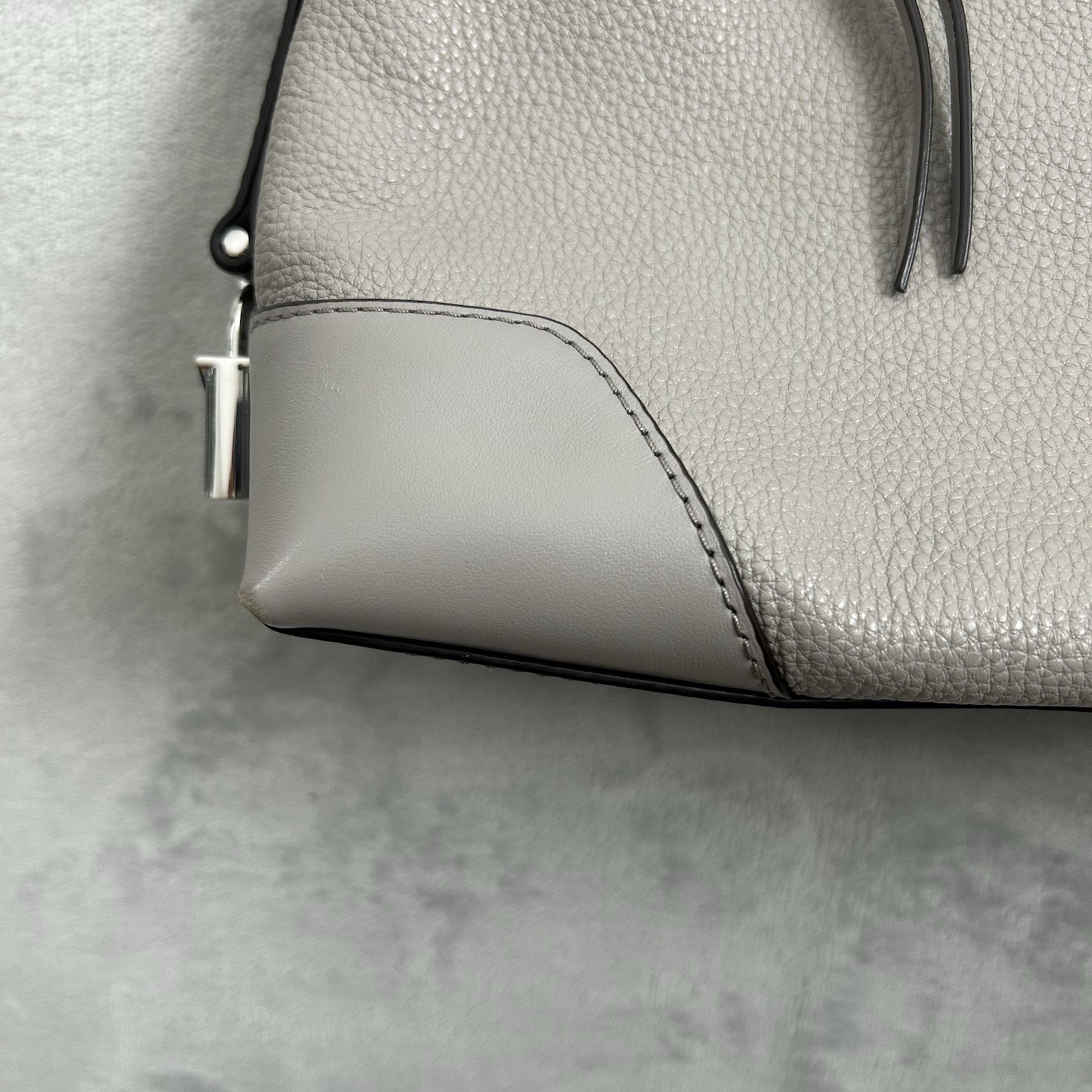 Michael Kors Crosby Pebble Leather Messenger Shoulder Crossbody Bag Purse Gray