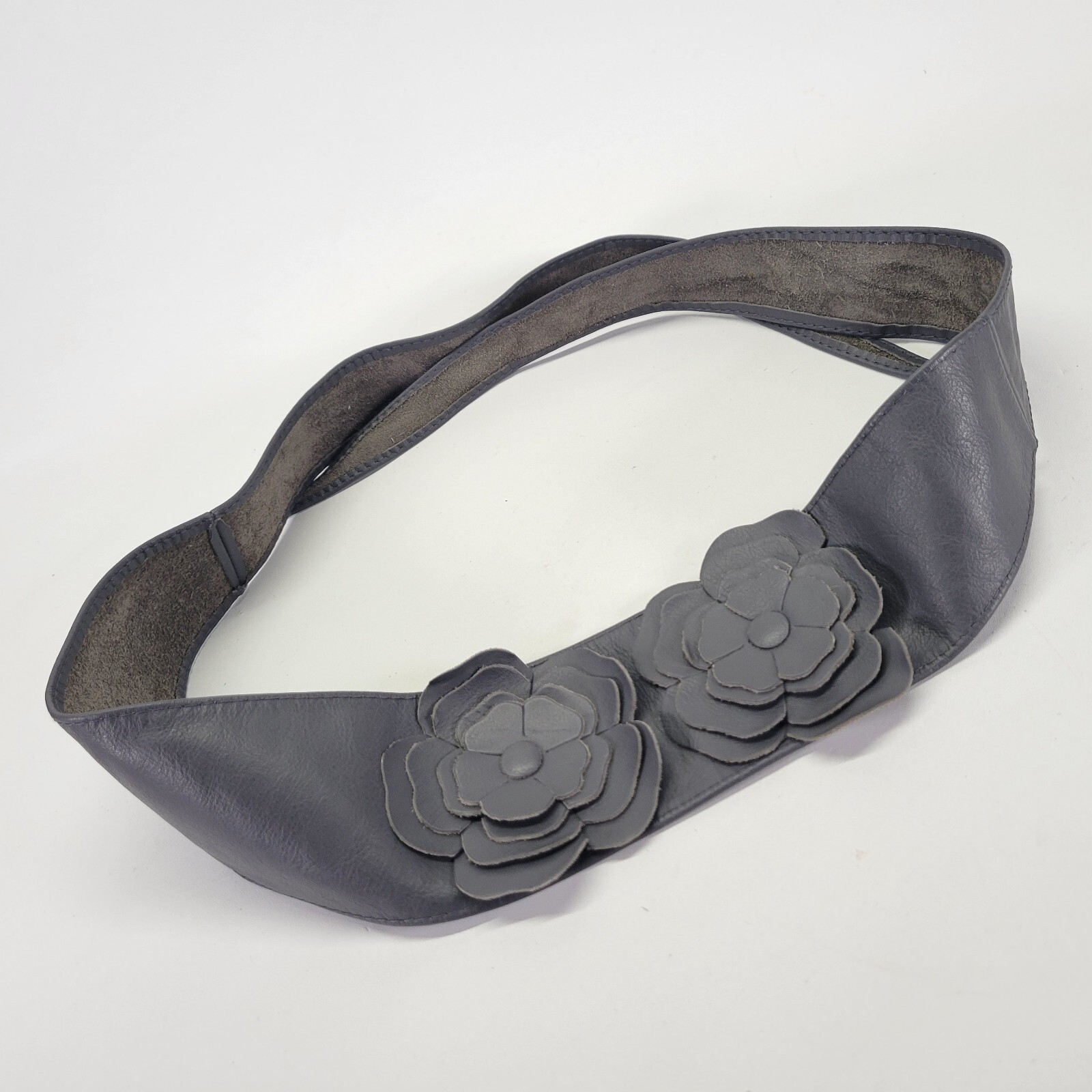 Vintage Leather Belt 28 30 32 34 36 One Size Flower Applique Waist Hip Gray Vtg