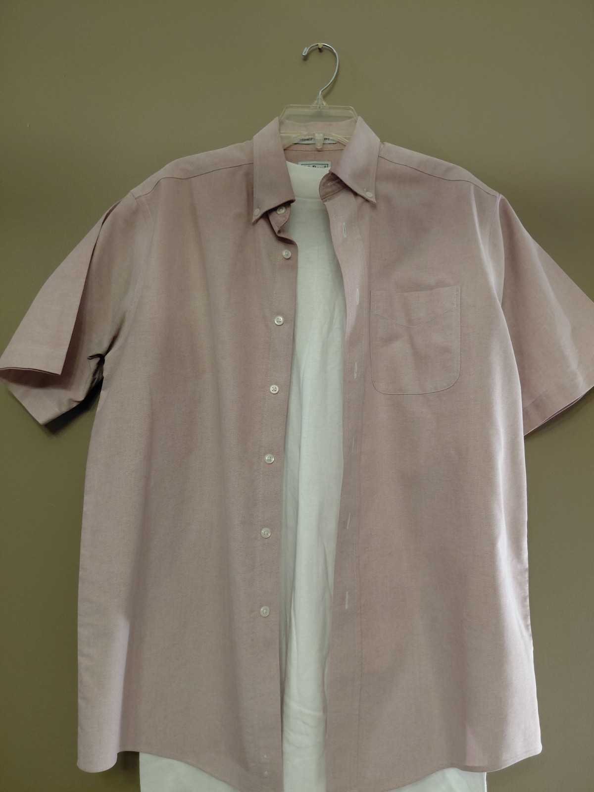 LL Bean Mens L Pink Wrik- Rest. 100% Pure Cotton Oxford Bicep-Sleeve Button Down