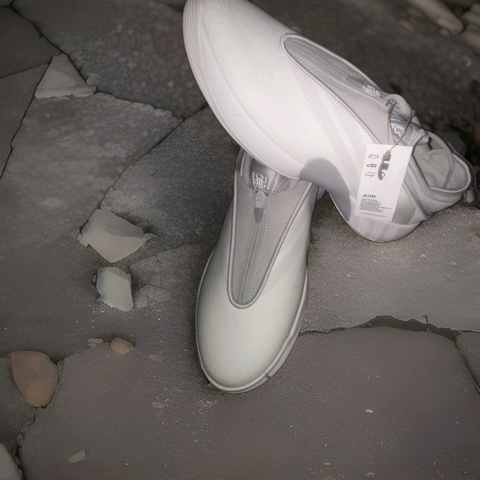 adidas D.O.N. Issue 7 Men’s Basketball Shoes 9