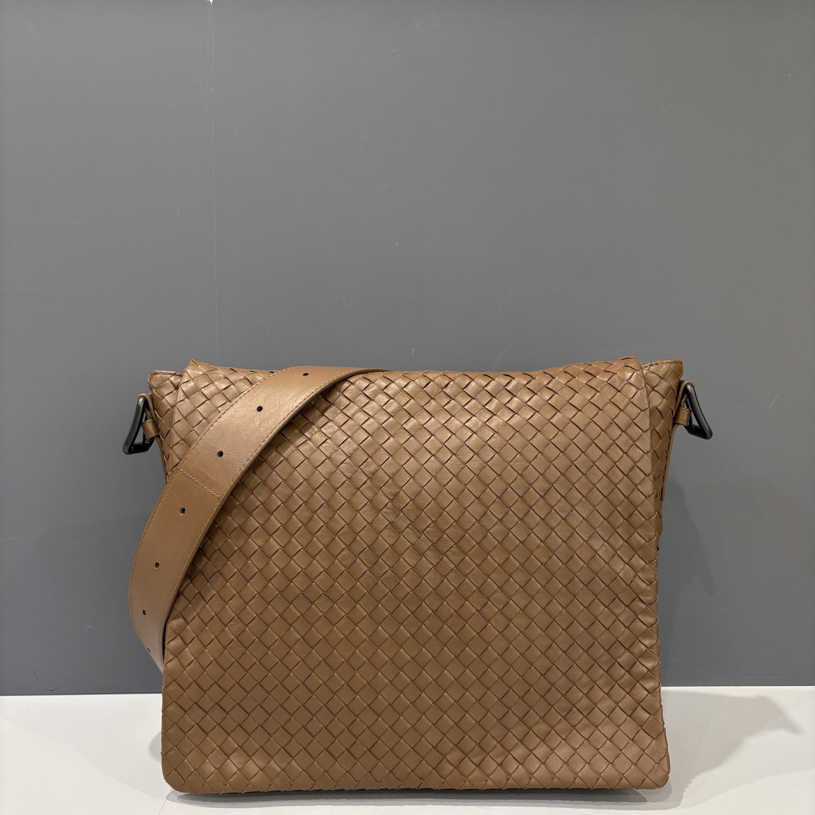 Bottega Veneta Messenger Brown Lambskin Intrecciato Nappa (ac031926b7)