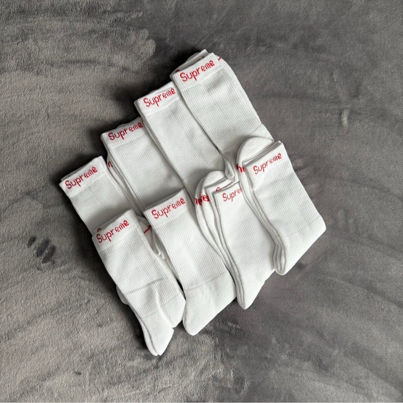 SUPREME/ HANES WHITE SOCKS (SINGLES) (ONE PAIR) AUTHENTIC BRAND NEW (NOT A PACK)
