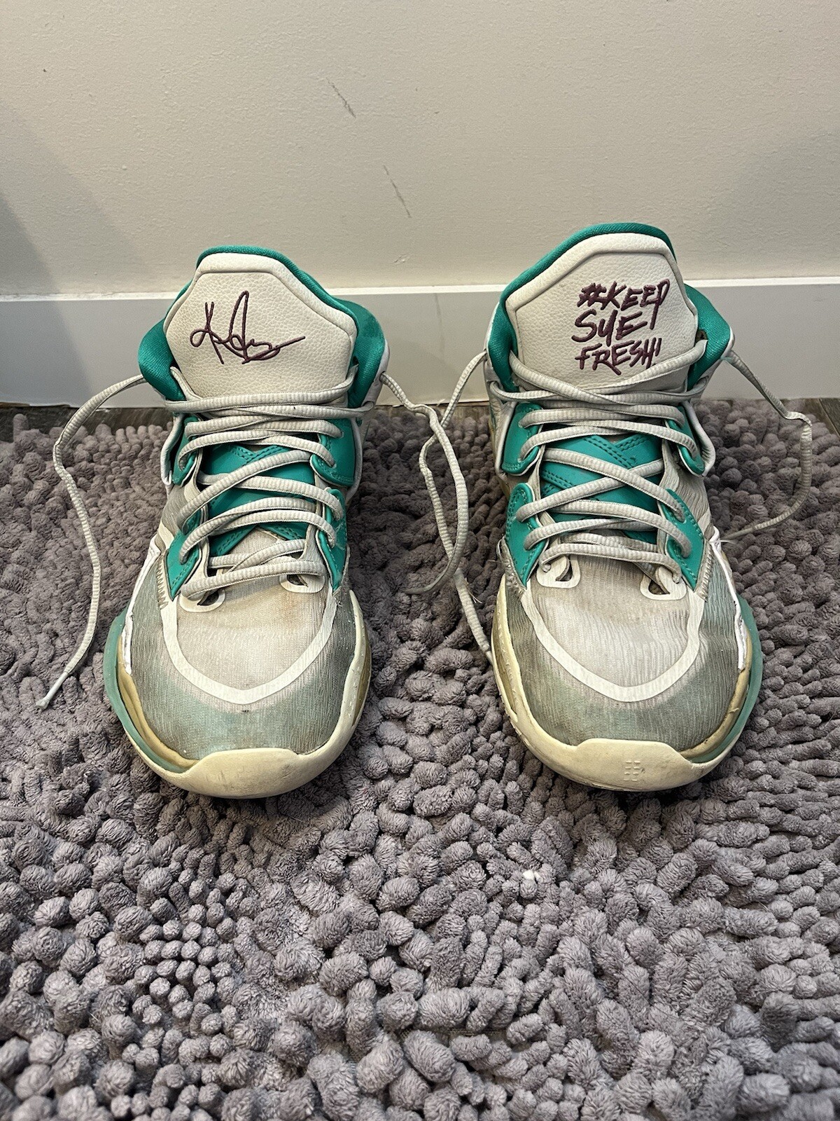 Size 10 – Nike Sue Bird x Kyrie Infinity Golden Tribute