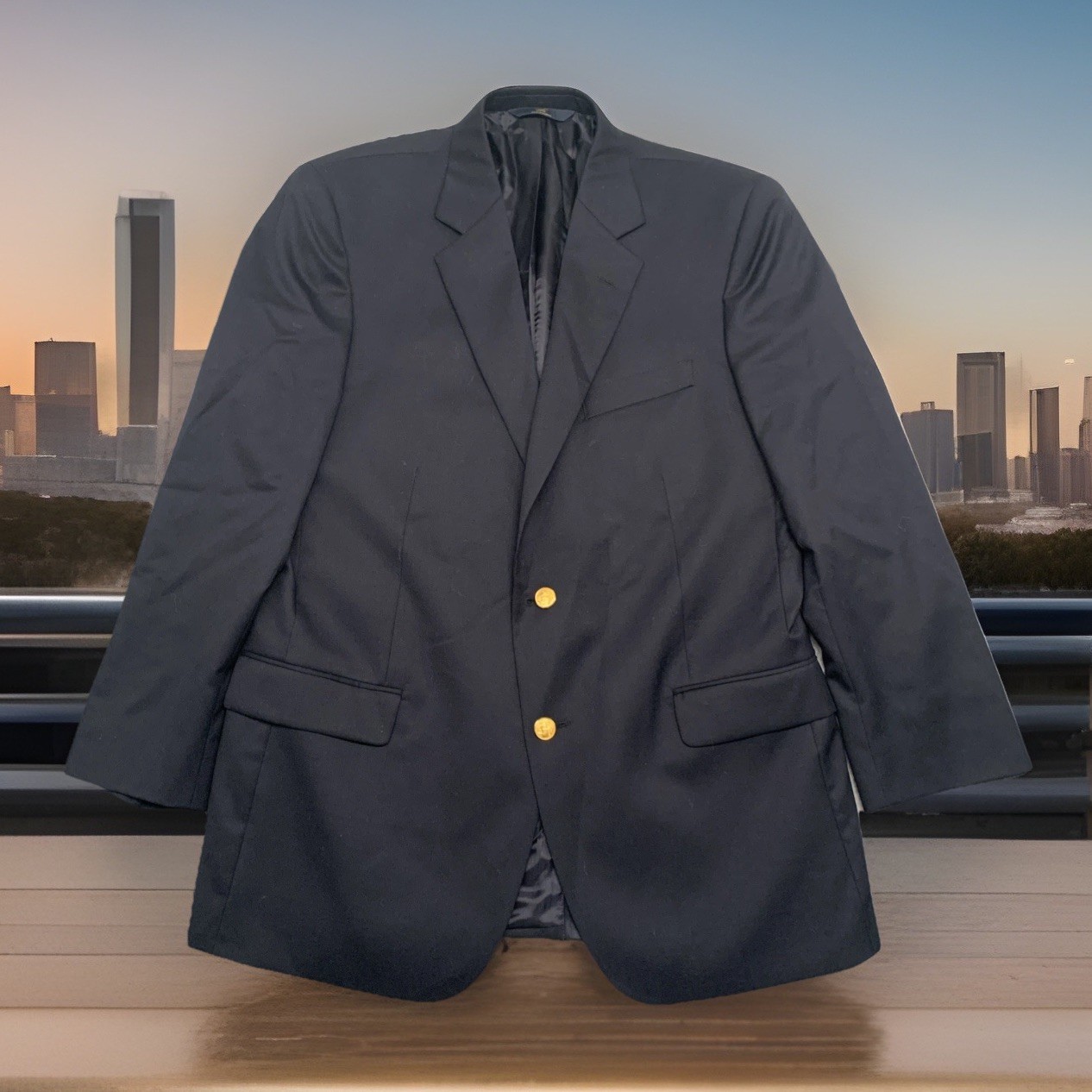 Brooks Brothers 346 Men’s Navy Blazer 100% Wool Bemberg Lining 43R 2 Gold Button