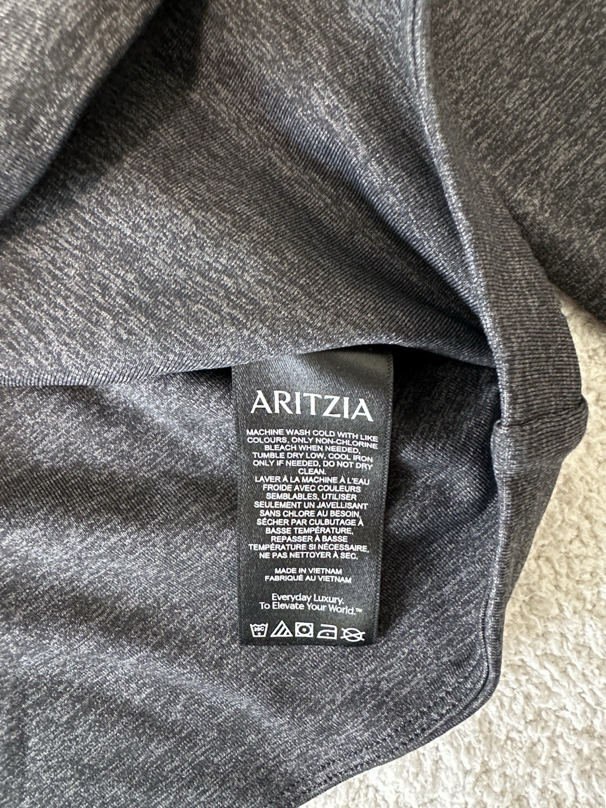 Aritzia Contour Gray Solid Turtleneck Long Sleeve Jersey Top Women’s M