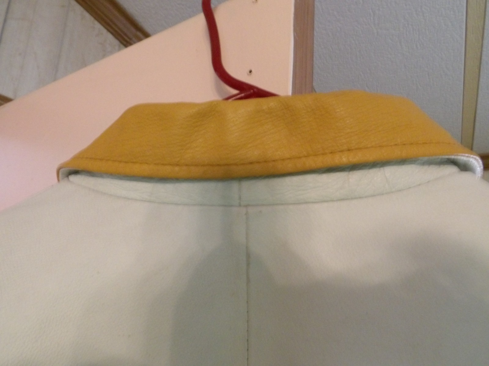 VTG College Phase Varsity Jacket Mens M Yellow Notre Dame Fighting Irish Leather