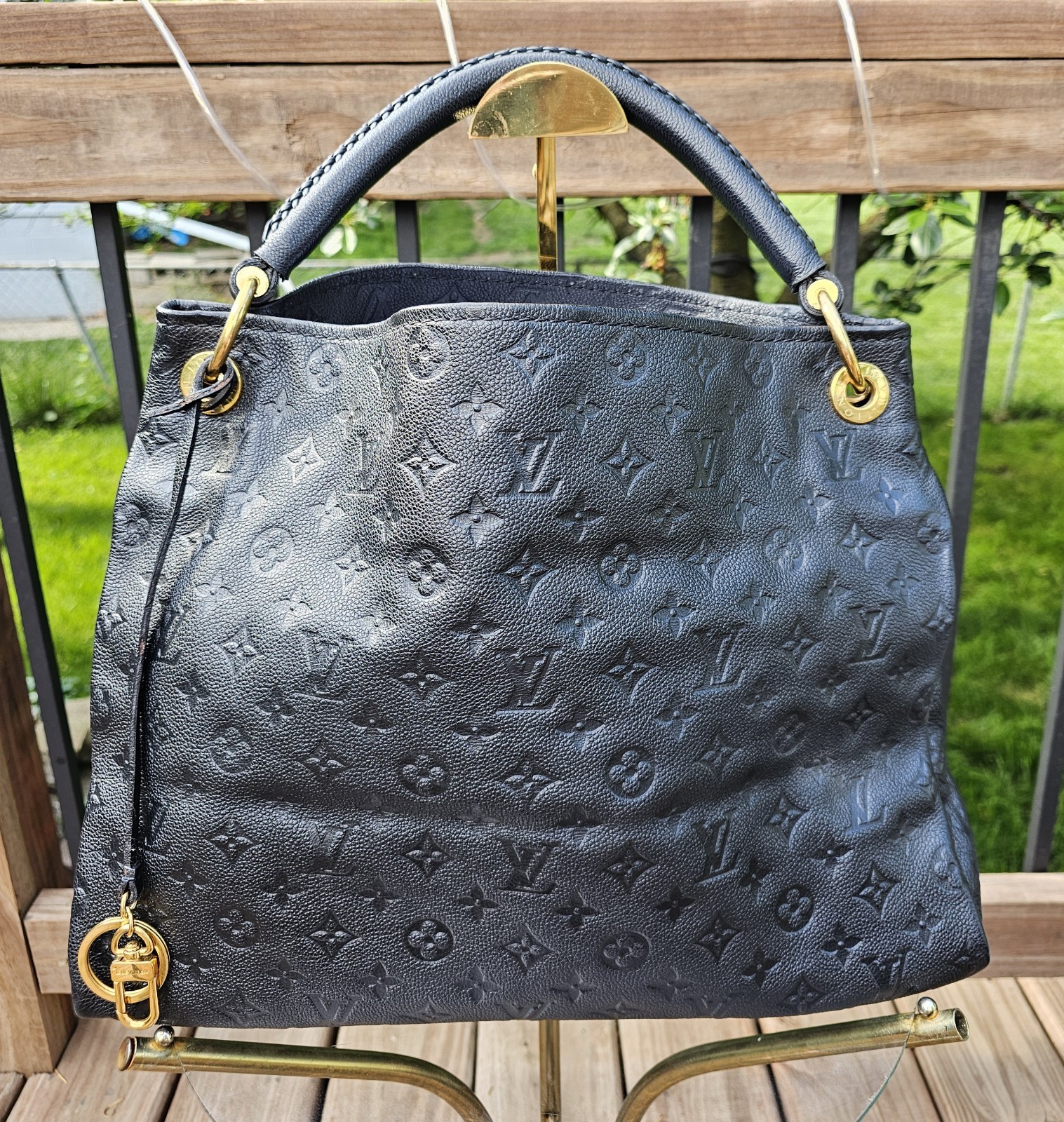 Louis Vuitton Black Artsy Mm Empreinte