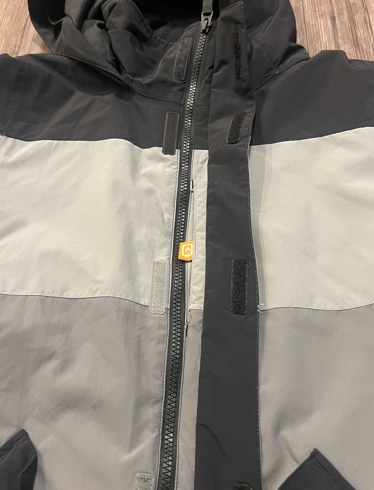 Burton Men’s XL Hooded Snow Ski Jacket Gray Black Insulated Winter Coat
