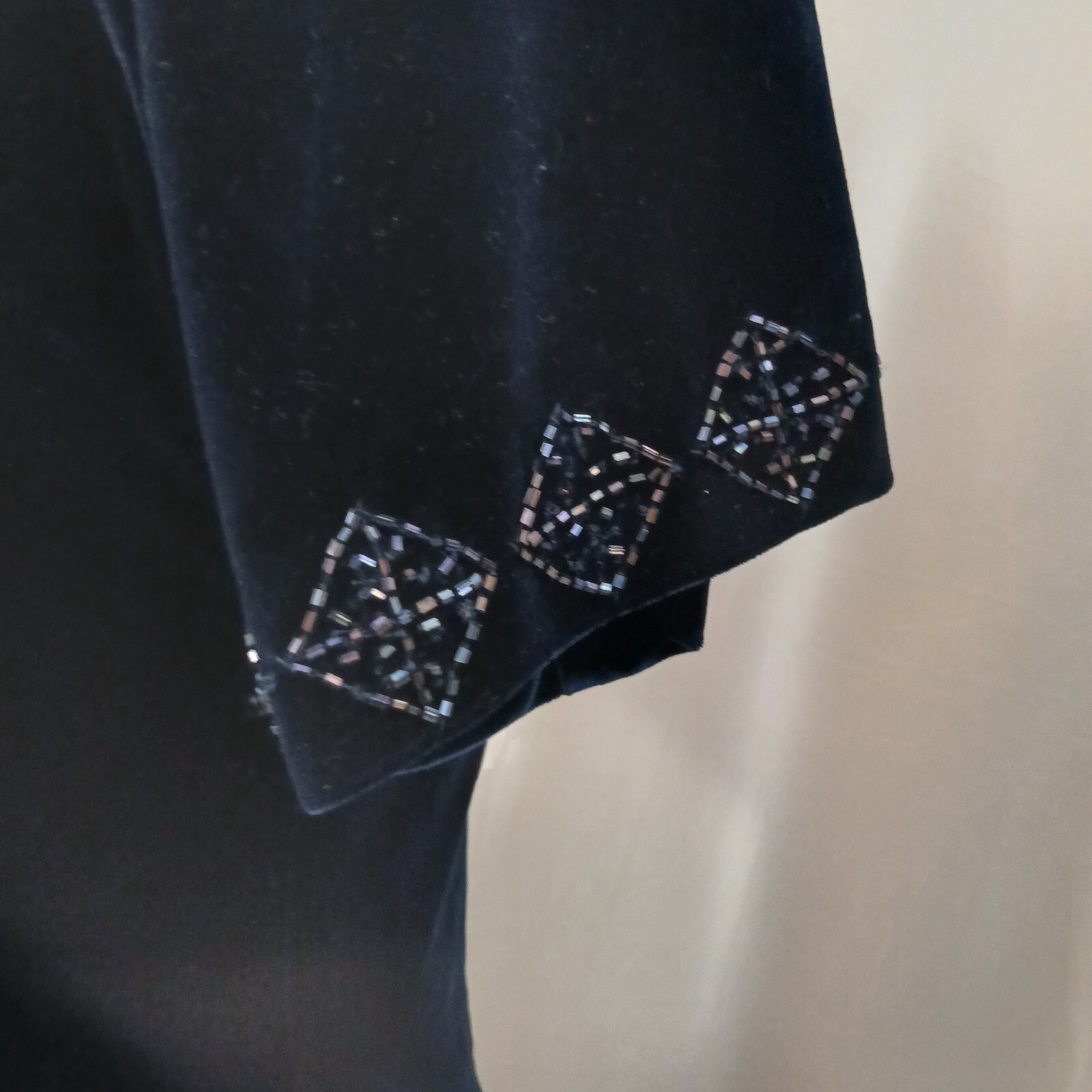 VTG BLUE VELVET BEADED COCKTAIL DRESS – HOLIDAY EVENING WEAR