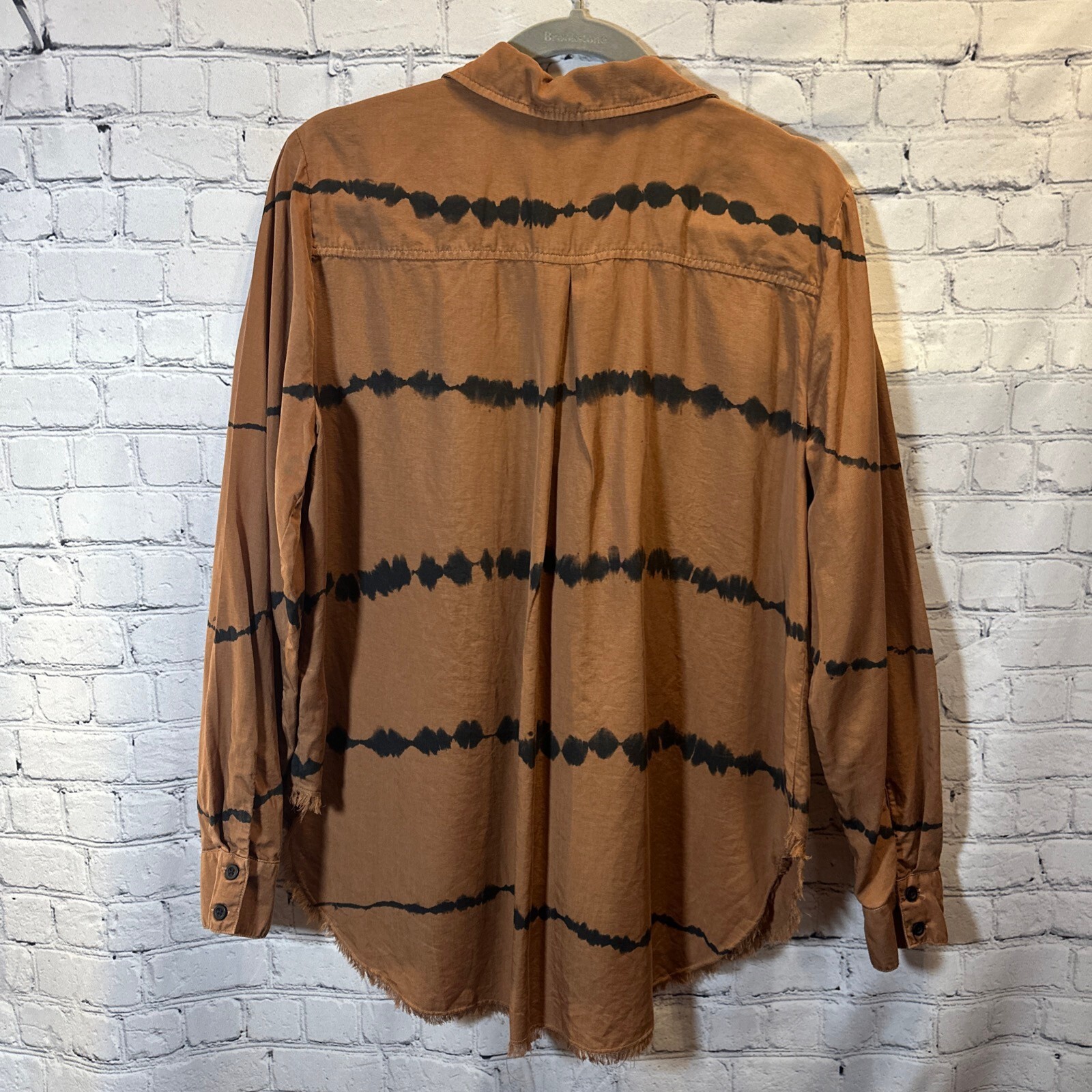 Cloth & Stone Boho Edie Brown Tencel Button Down Black Tie-Dye frayed hem XL