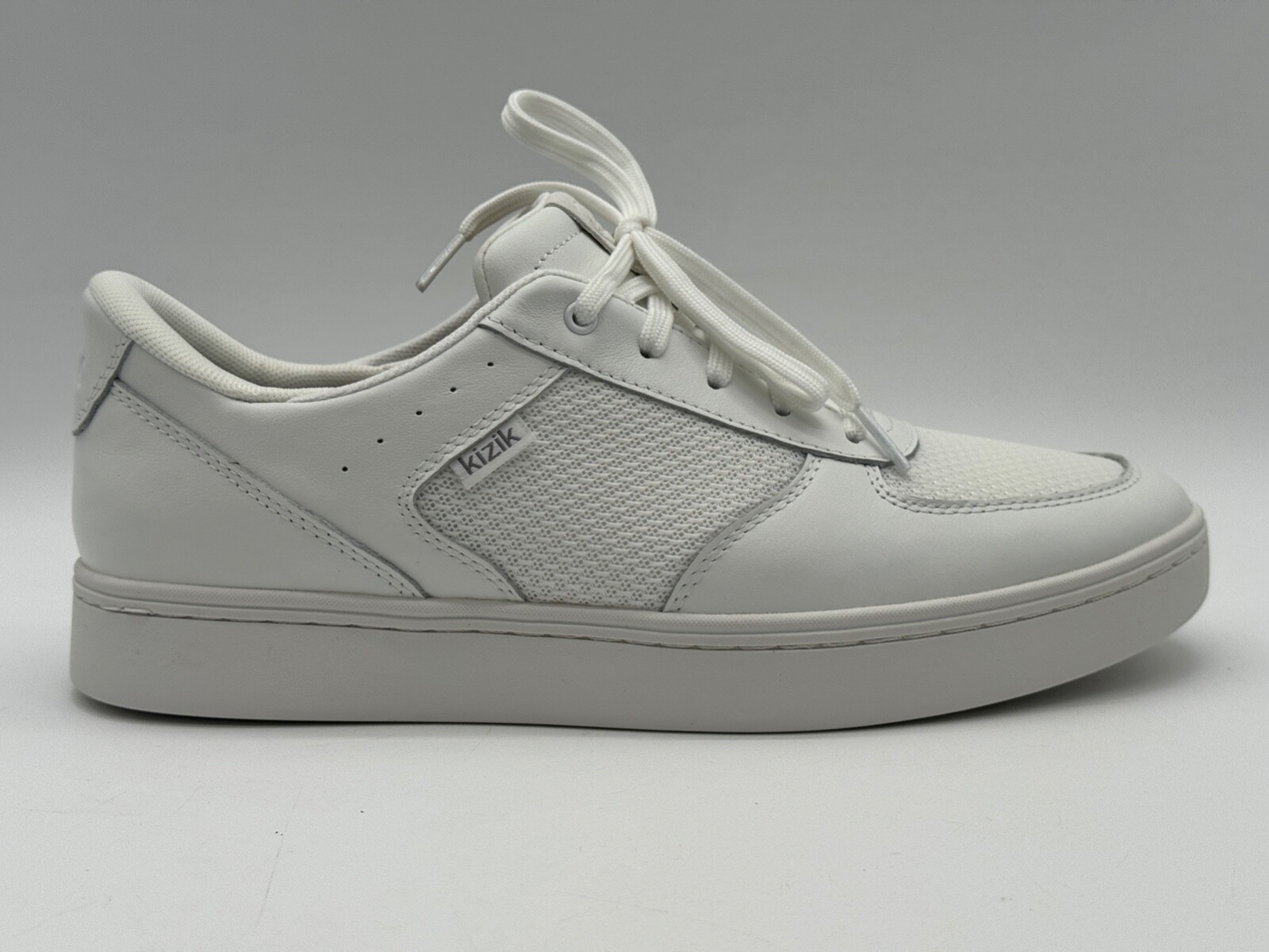 New KIZIK OSLO MENS SZ 10 Sneakers SHOES WOMAN SZ 11.5 IN OPTIC WHITE UNISEX