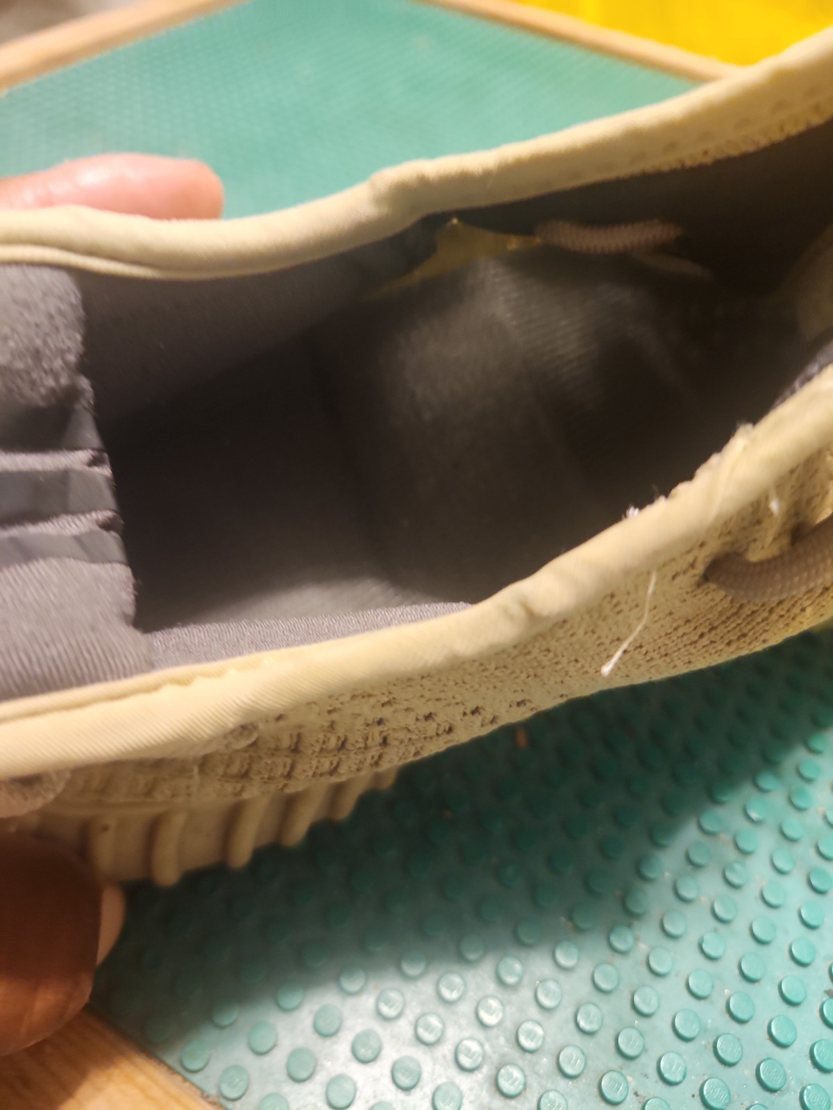 Size 11 – adidas Yeezy Boost 350 V2 Earth #194
