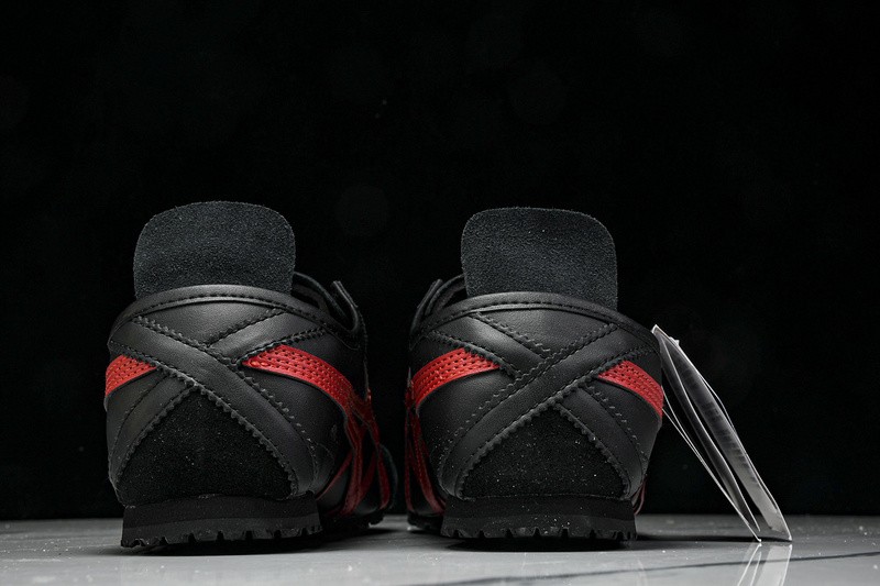 Onits*ka Tiger Mexico 66 Black Classic Red 1183C102-004 Unisex Size 4-11
