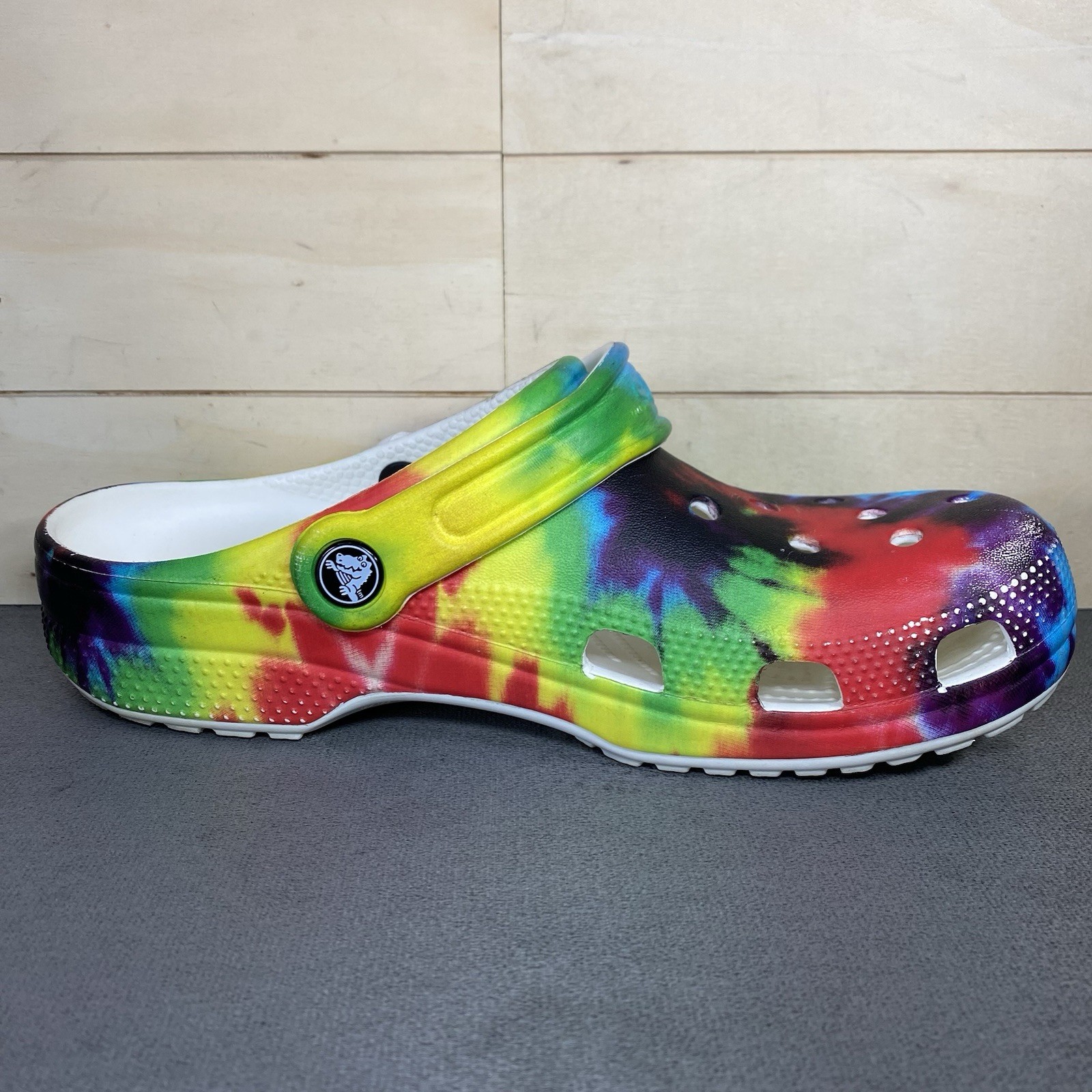 Crocs Classic Clogs Tie Dye Women’s Size 9 Shoes Waterproof Slip-Ons