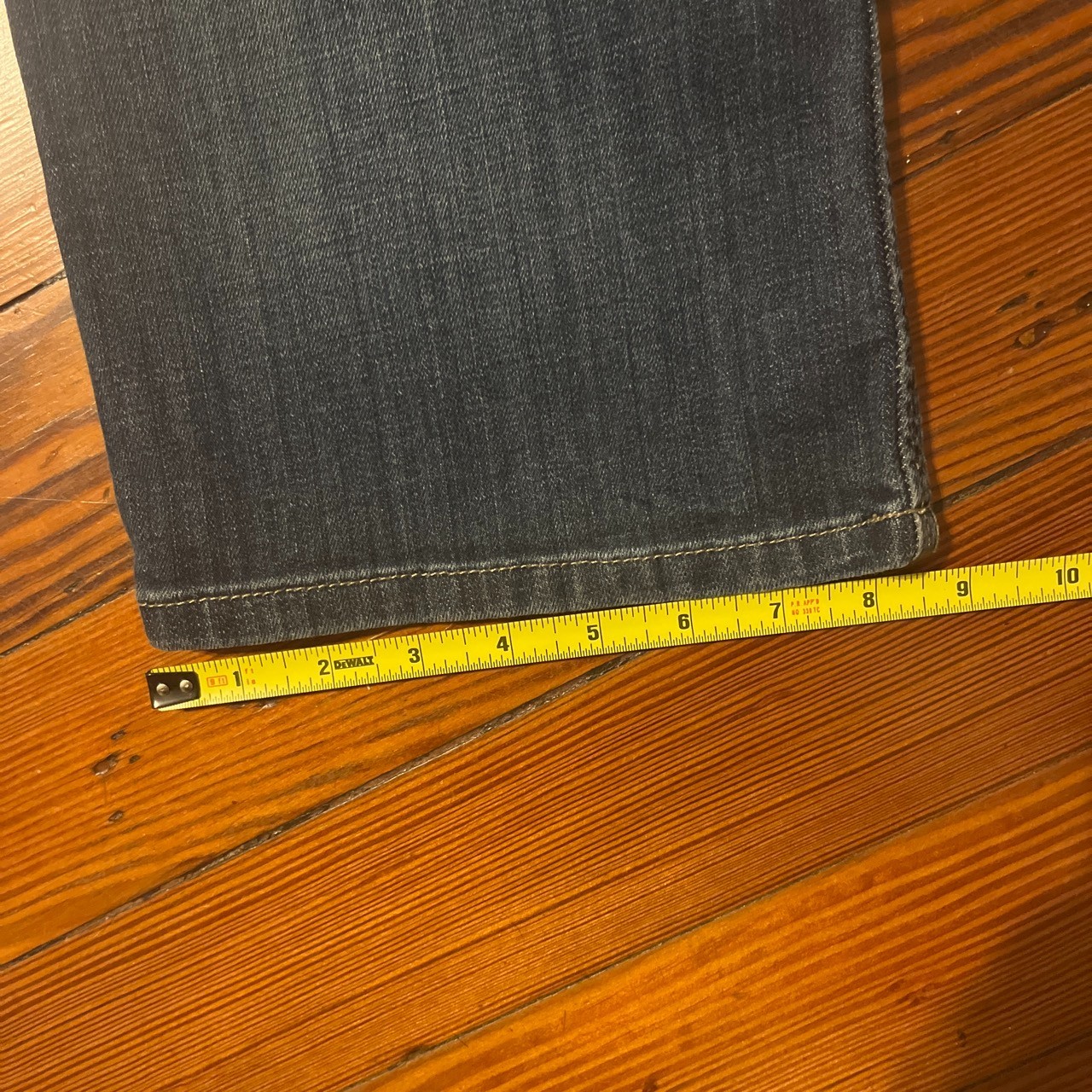 Rock & Republic Jeans Mens 36×32 Straight Leg Dark Wash Blue DenimDistressedFade