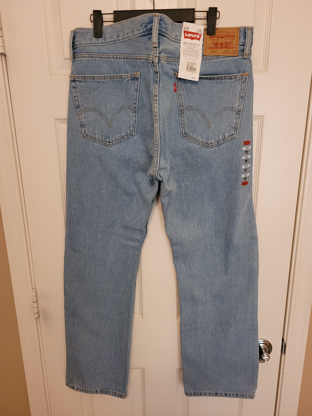 Levi’s Men’s 505 Regular Fit Straight Blue Jeans Light Wash 36×30 NWT Cotton