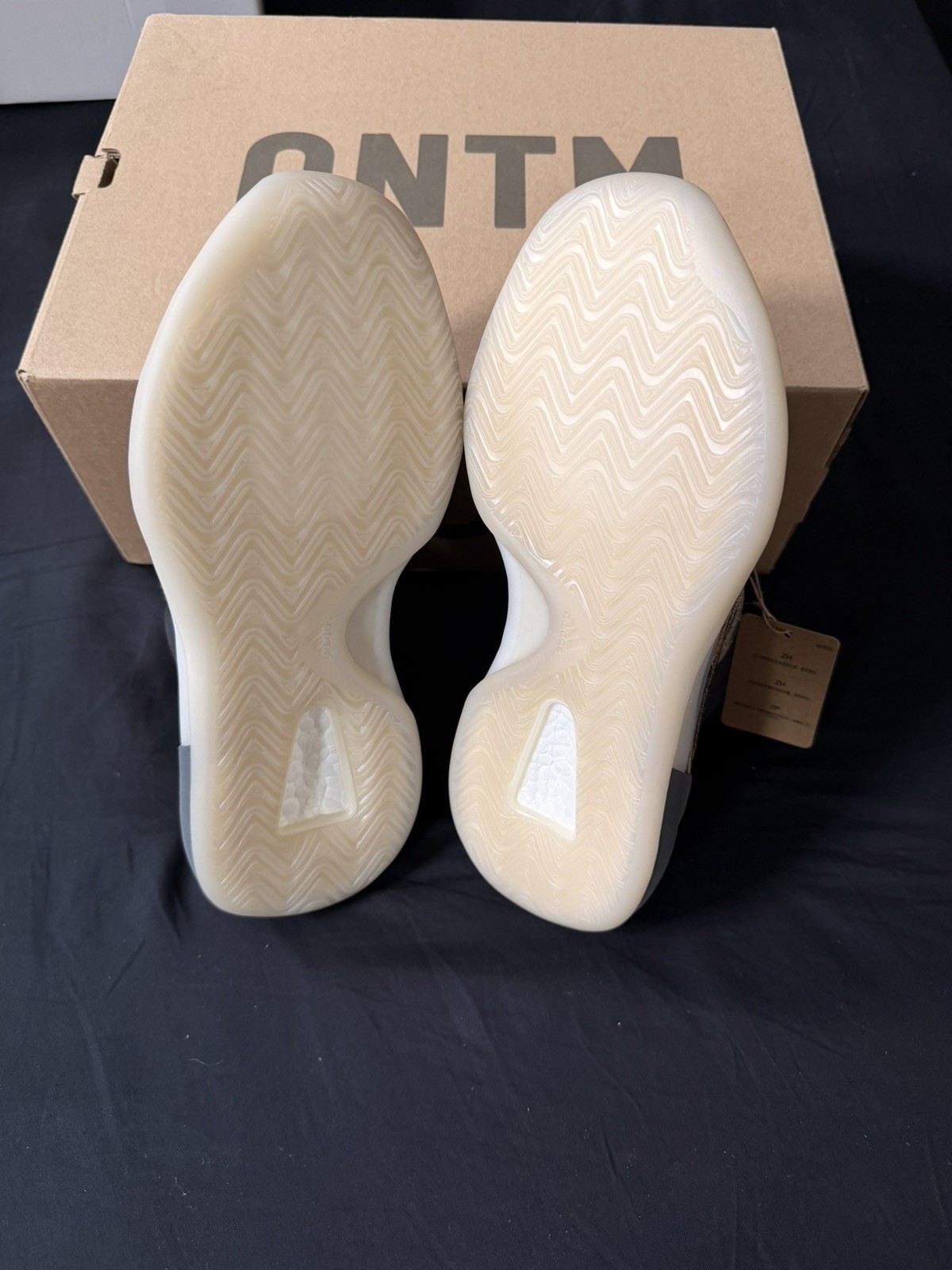 adidas Yeezy QNTM Amber Tint HQ2085 High Top Neoprene Upper Rubber Outsole 6.5