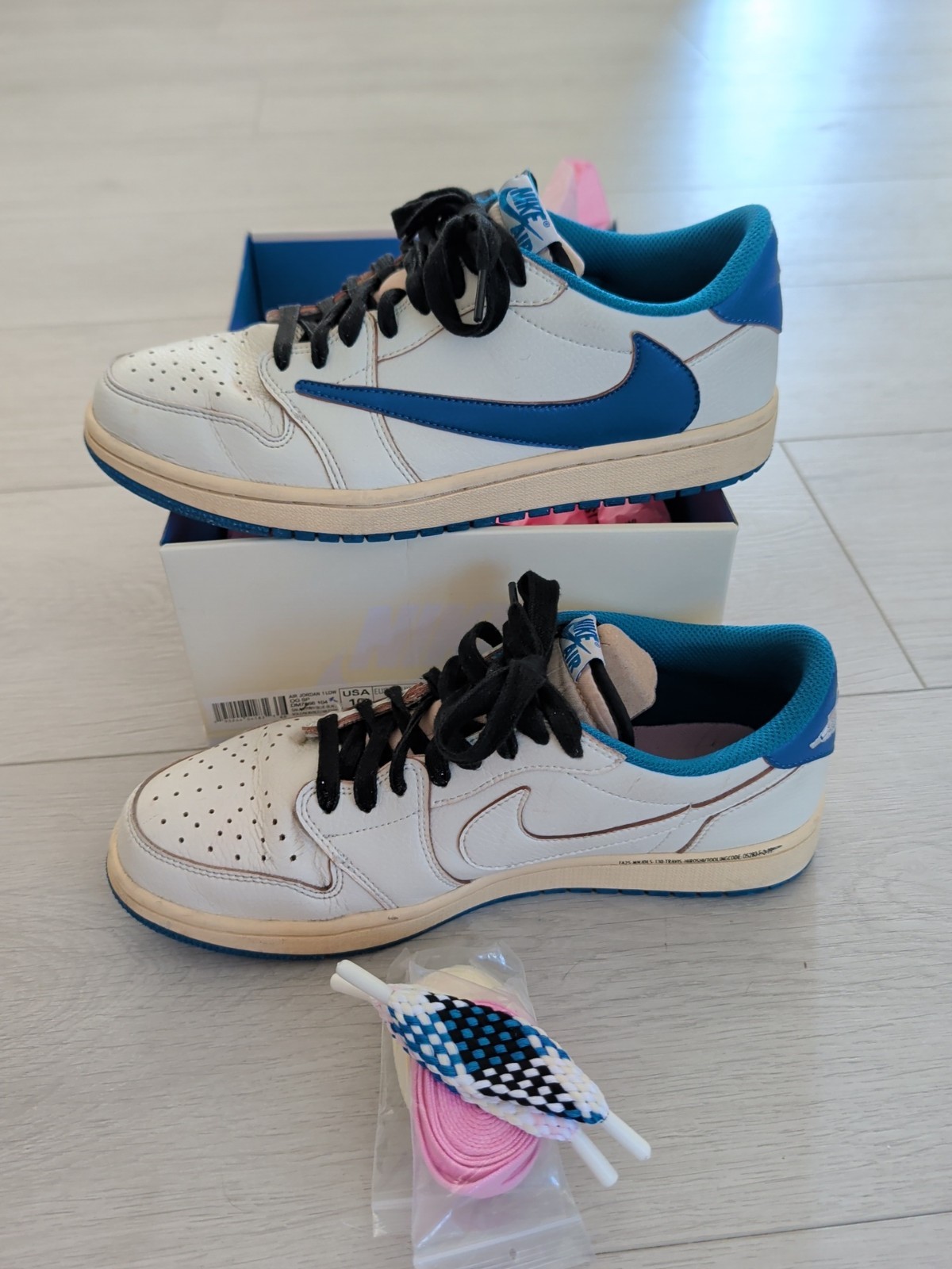 AUTHENTIC BRAND NEW Travis Scott Jordan 1 Low Fragment Blue/White/, Size US 10