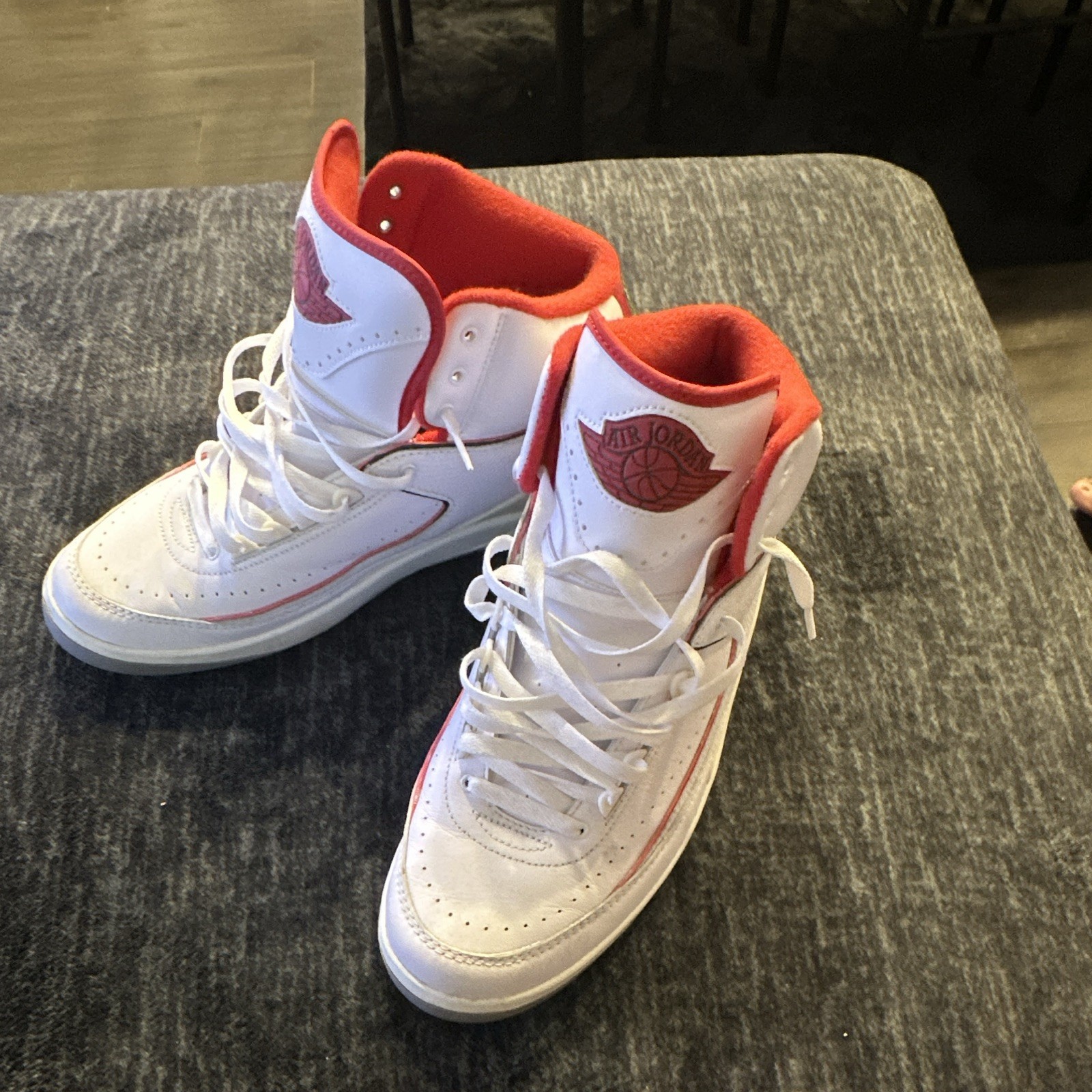 Air Jordan Retro 2 Men Sz 12