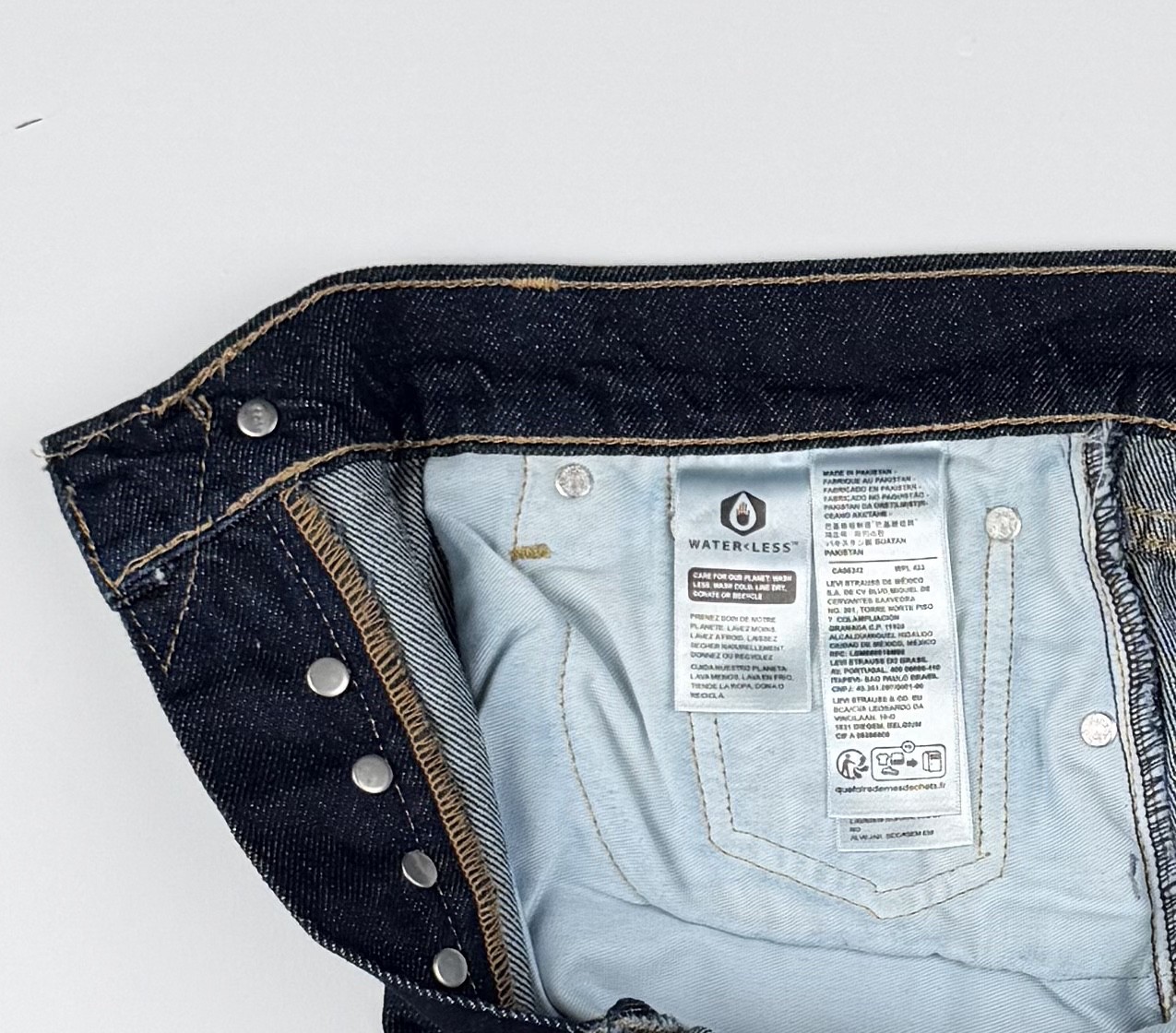 Levi’s Premium 501 Original STRAIGHT LEG Jeans Men 34×32- Blue 00501-1484 NWT