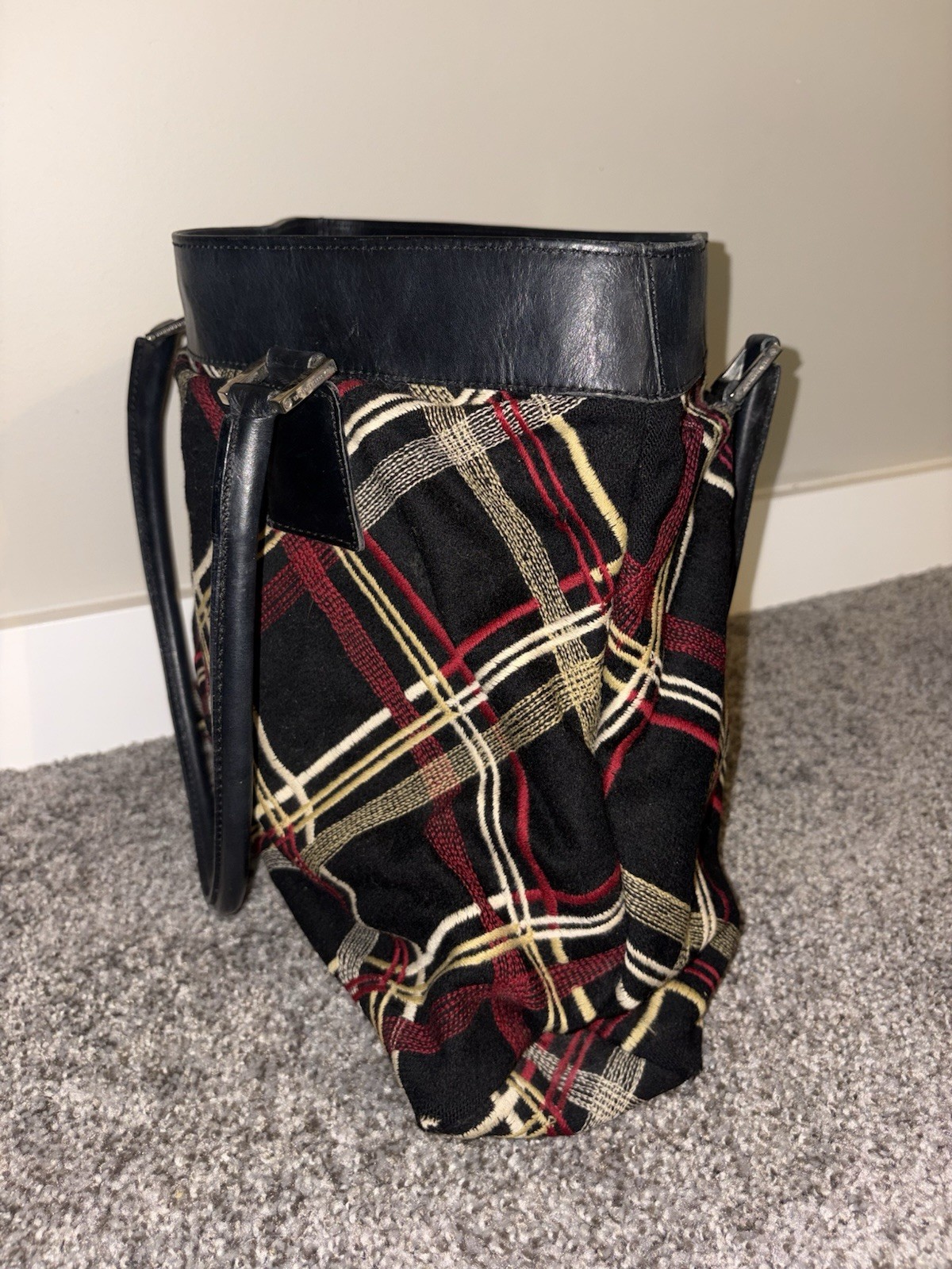 Burberry Plaid Tote Bag Black Red Beige Magnetic Zip Double Handles Pockets