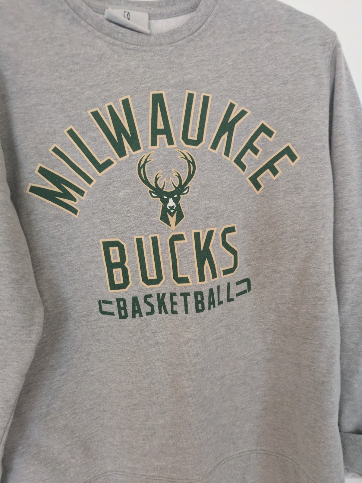 Fanatics Brand Women’s Medium Milwaukee Bucks Lot Basketball Fan Nba