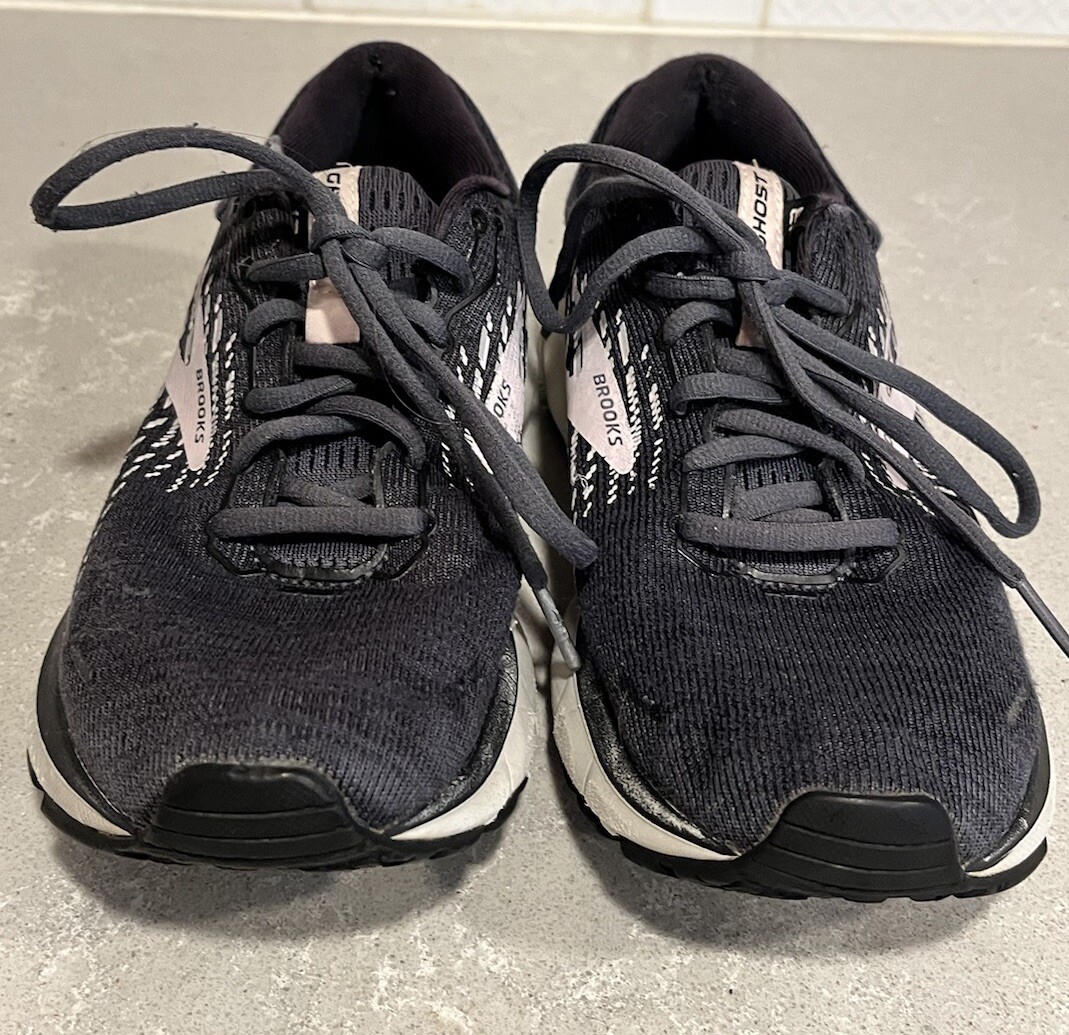 Women’s Brooks Ghost 13- Size 7- Some Wear On Backs As Shown