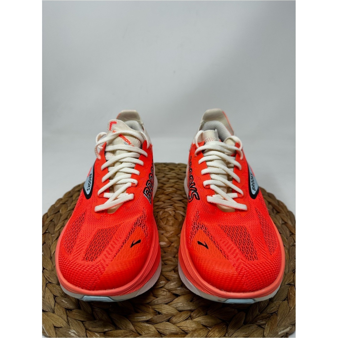 BROOKS Hyperion Max 3 Running Shoes Coconut Fiery Coral Atomizer Size 9 Women’s