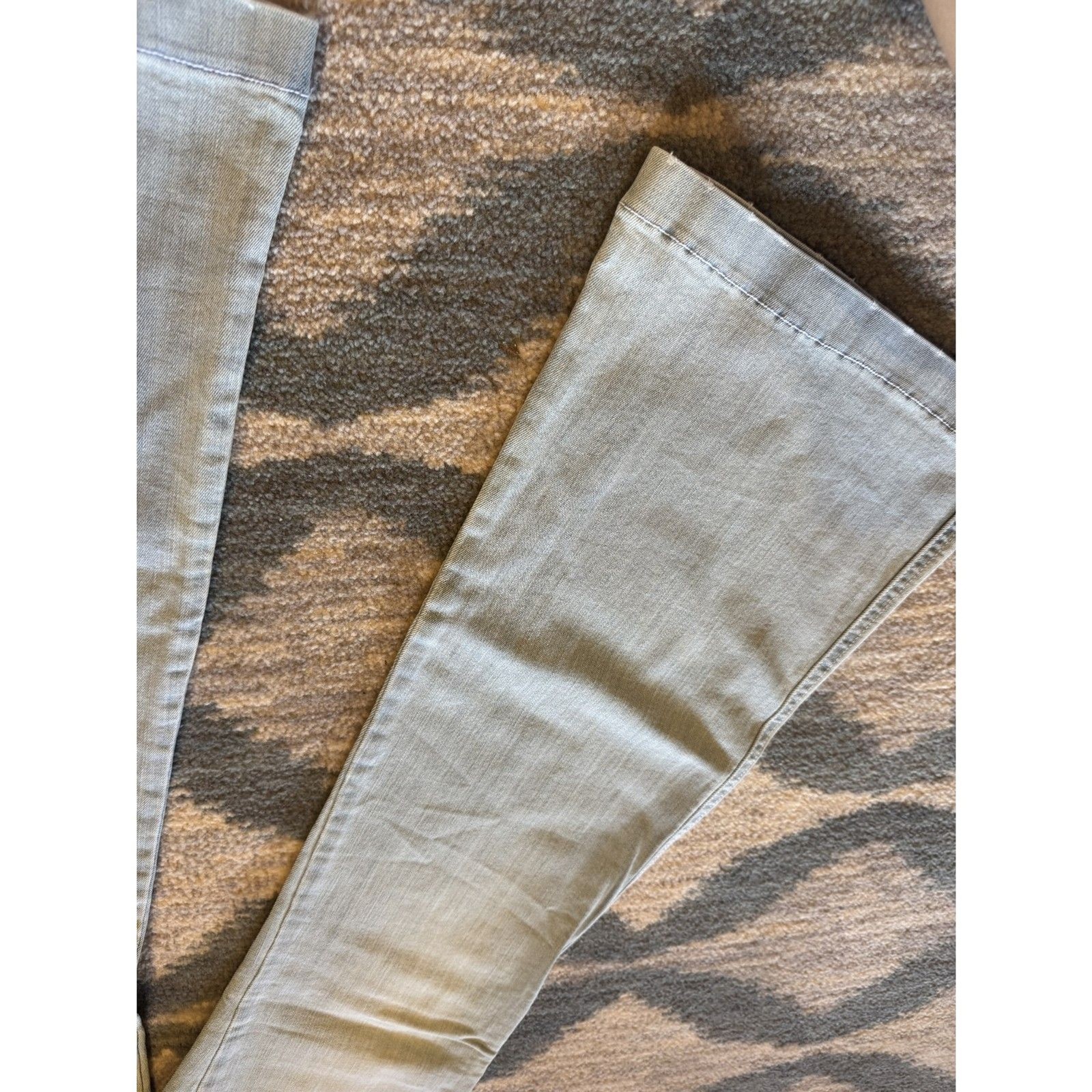 Spanx Bootcut Flare Jeans Light Wash Size M Petite Tummy Control Stretch