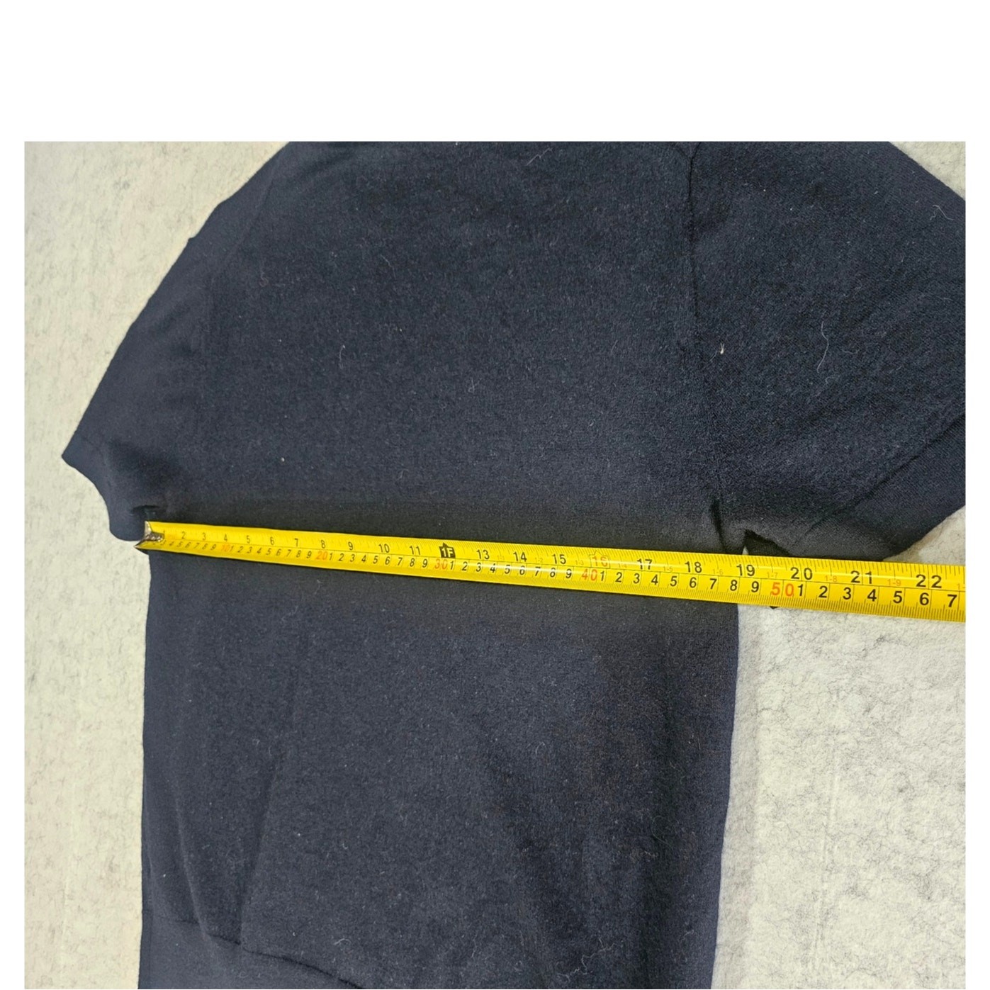 Vince Featherweight Merino 90% Merino Wool 10% Cashmere Short-Sleeve Sweater