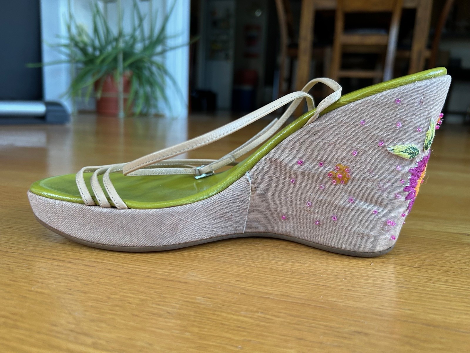 Sergio Rossi Beige Leather Rhinestone & Flower Espadrilles Sandals SZ IT 40 Good