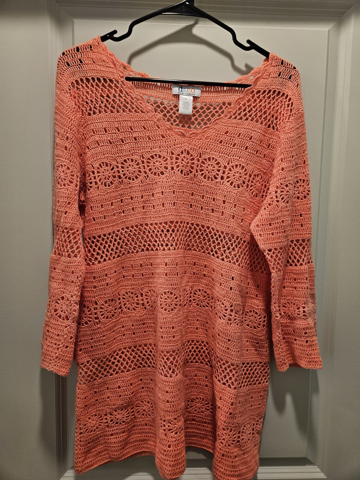 Denim & Co. Coral Crochet Knit Top| Size Medium.
