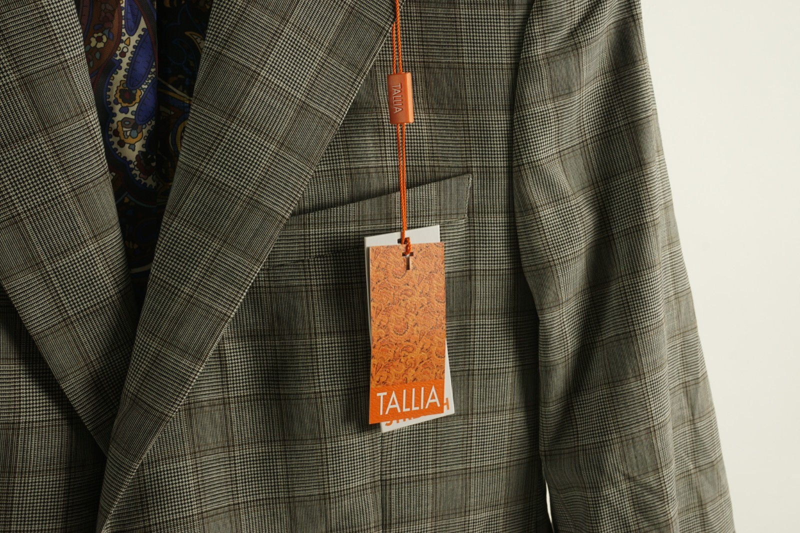 New $425 Tallia Verdello Men’s 38R Cream Gray Brown Woven Wool Plaid Suit Jacket