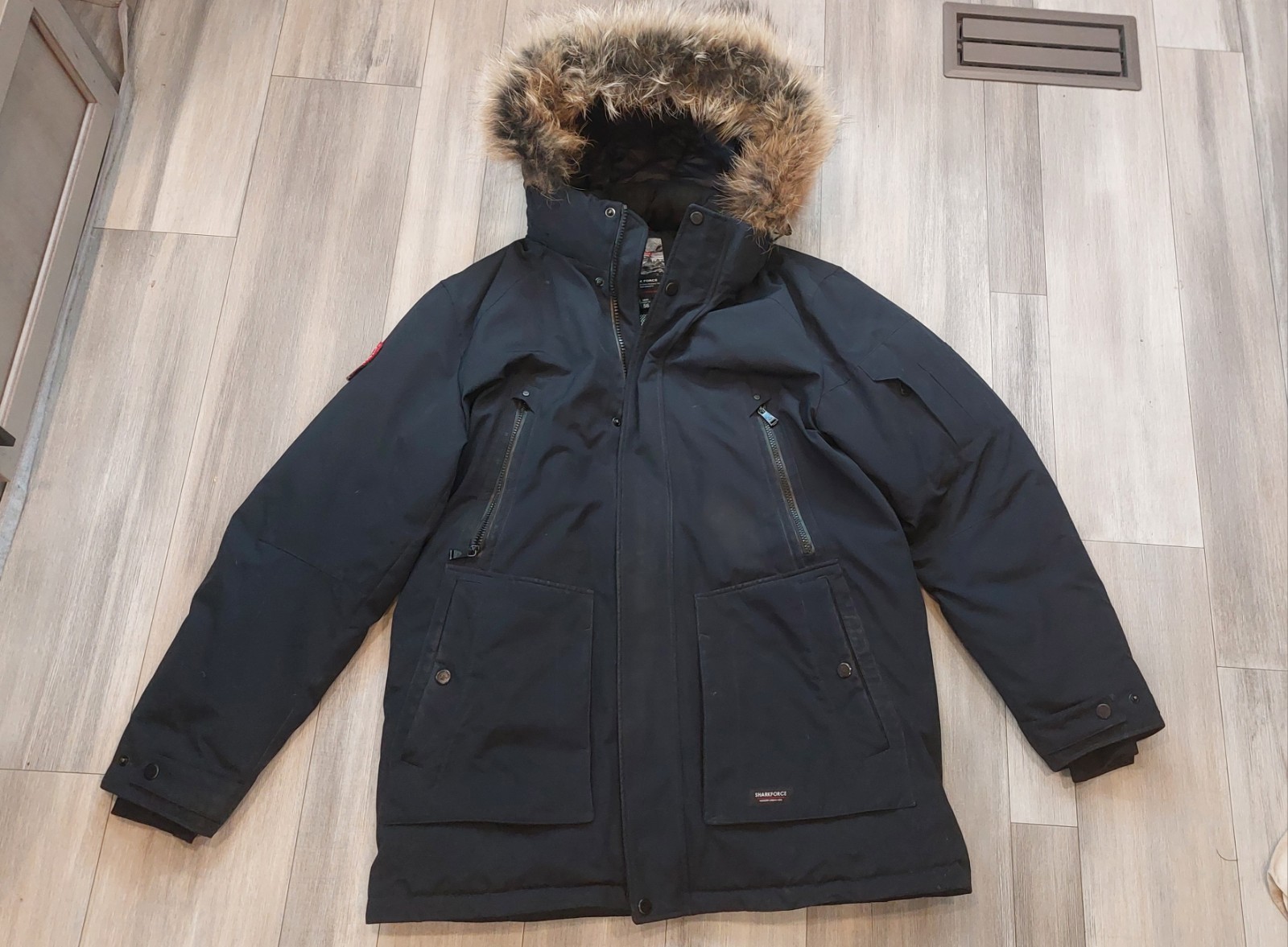 Shark Force Men’s Black Hooded Down Parka Coat w/ Fur Trim, Size L