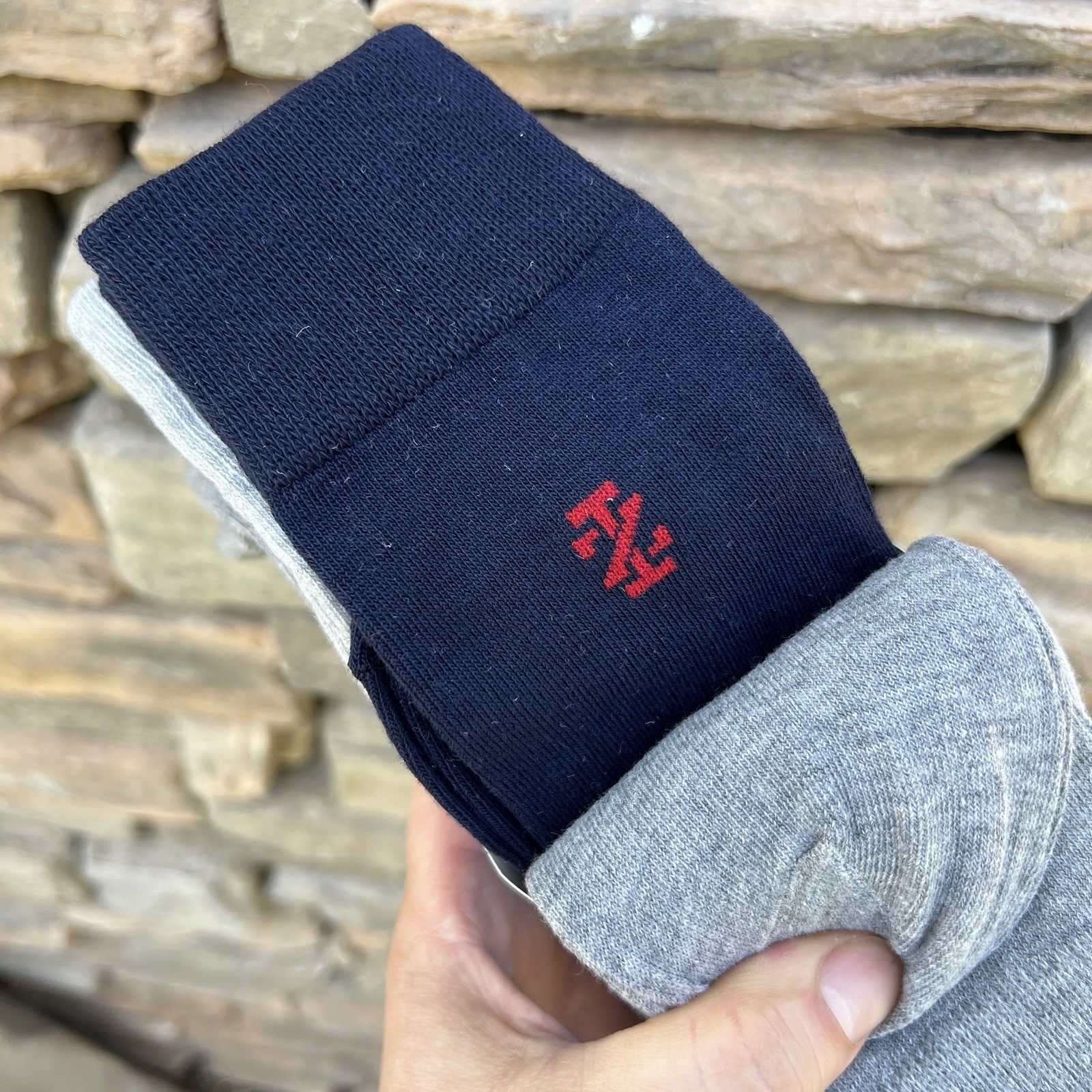 IZOD Men Crew Socks 7 Pairs 6-12.5 Size Boat Sailing MSRP $48 Gray Blue