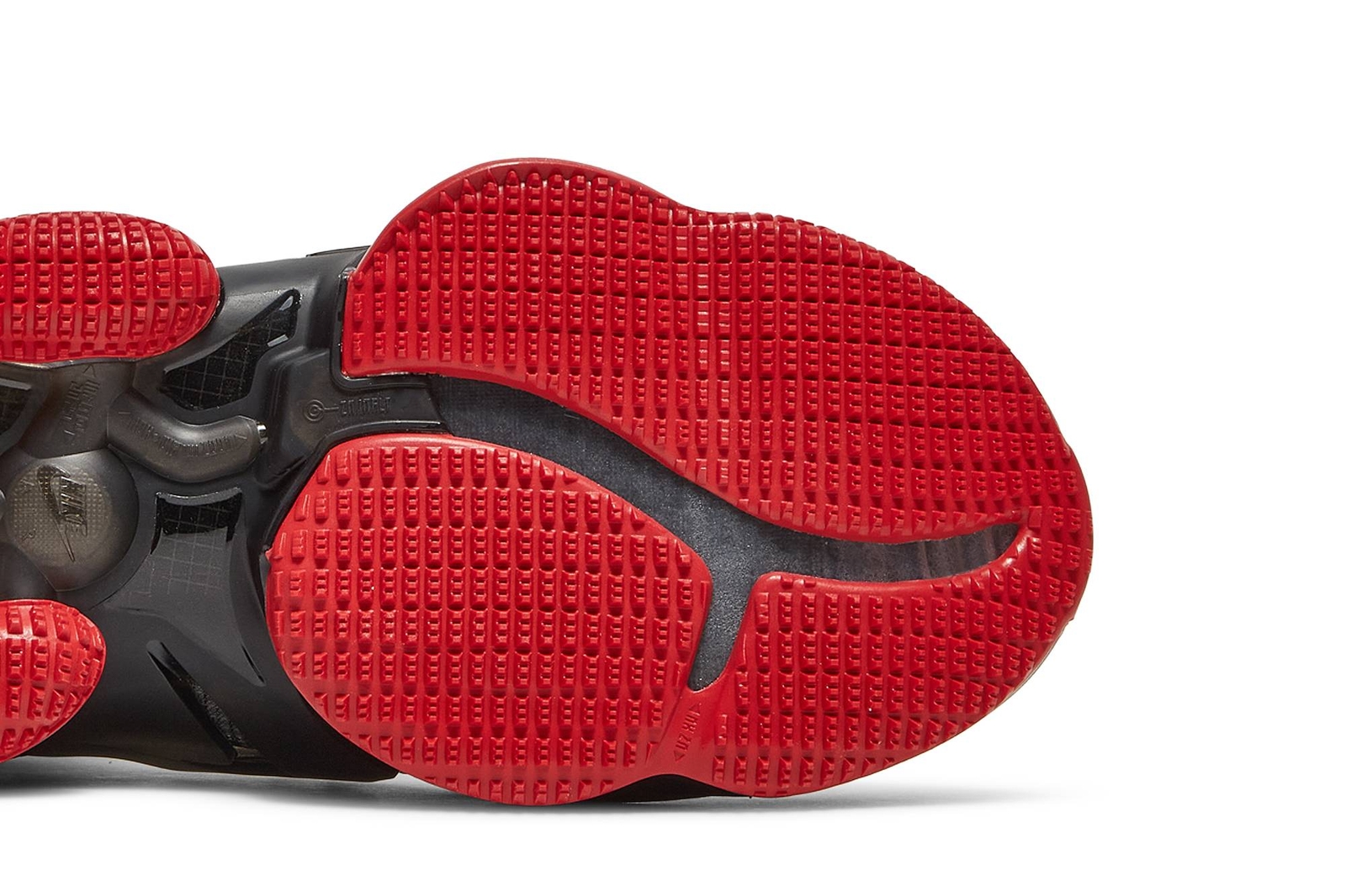 Nike LeBron 19 EP ‘Bred’ DC9340-001
