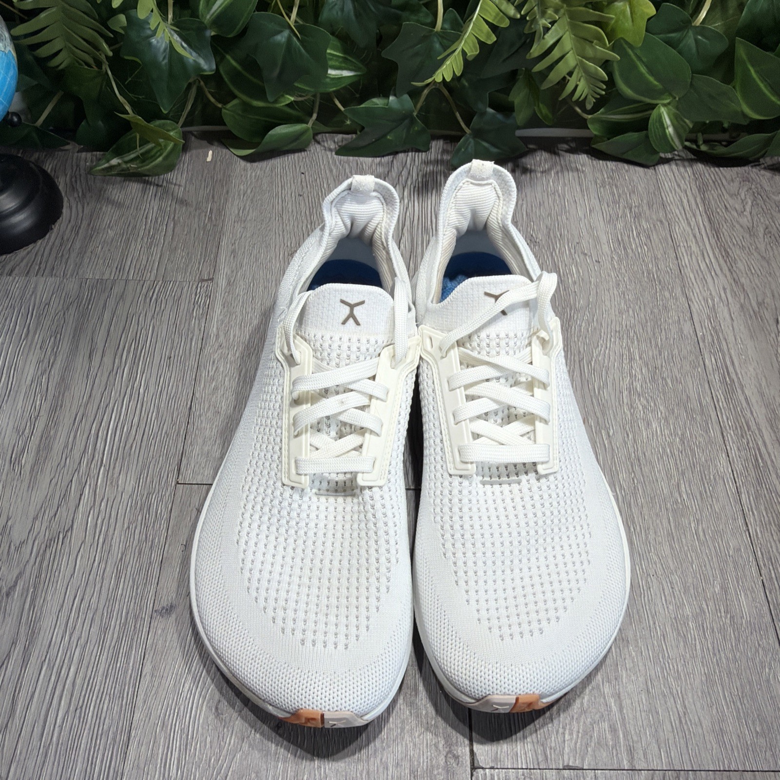 Flux Adapt Run White Gum Men 6.5 Women 8 Running Athletic Walking Knit Shoes