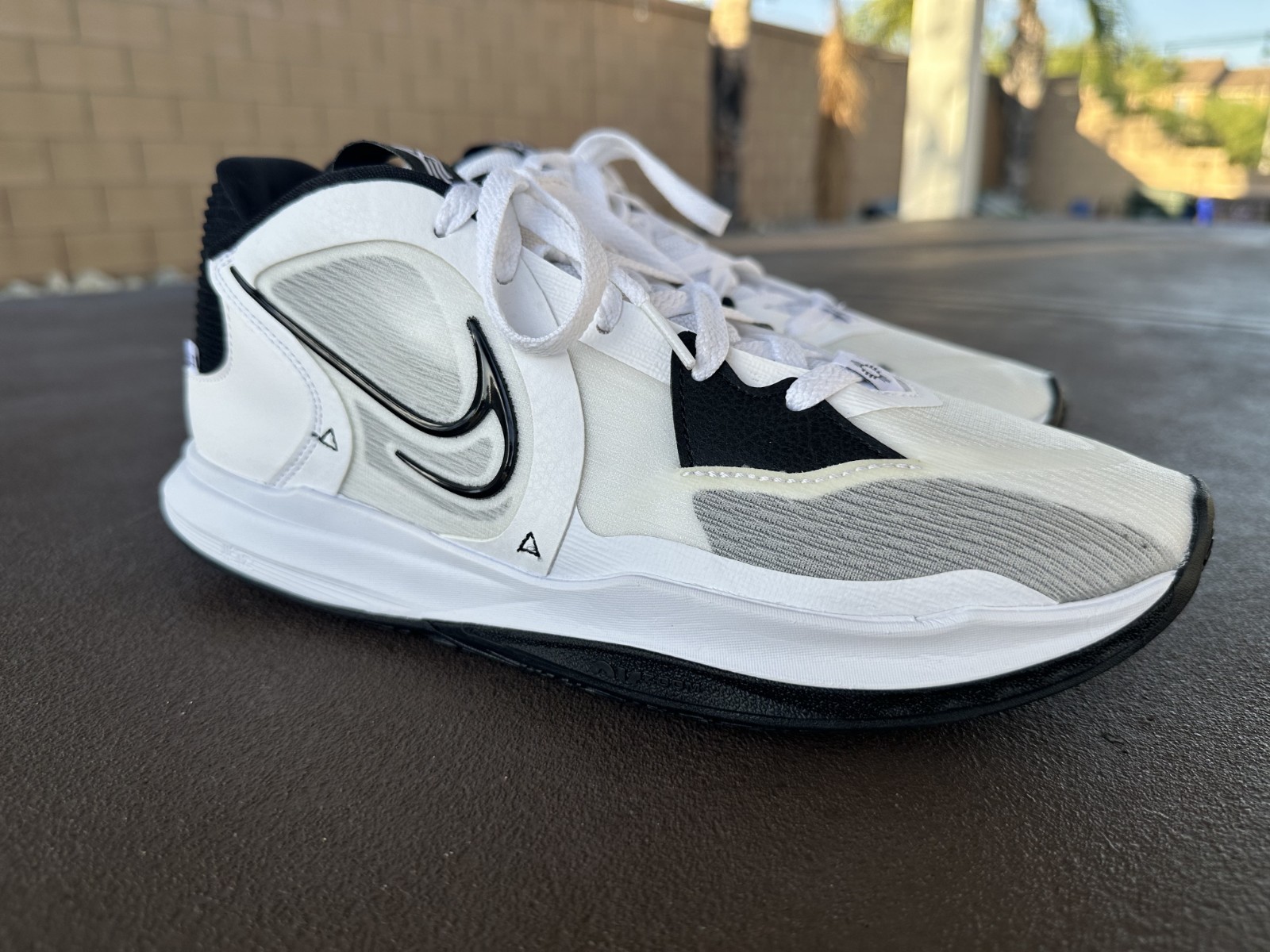 Size 10 – Nike Kyrie 5 TB Low White Black